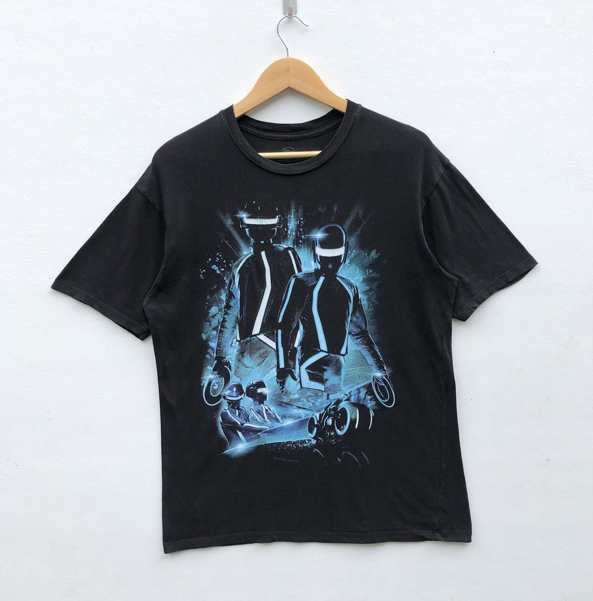Disney Vintage Disney Merchandise Tron Legacy Daft Punk Shirt Size US M / EU 48-50 / 2 - 1 Thumbnail