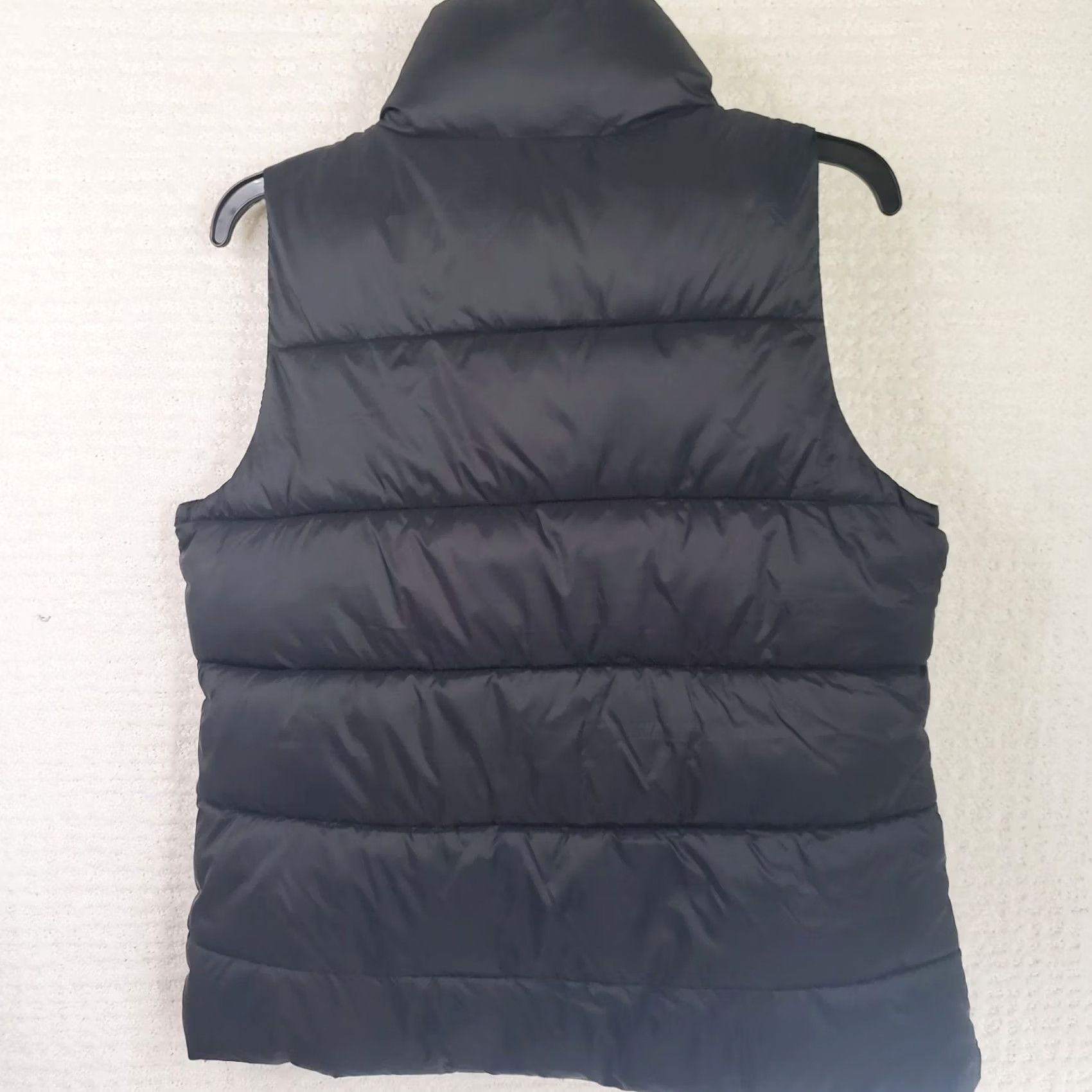Old Navy Old Navy Black Sleeveless Puffer Vest Men M Regular Fit Zip Full Zip Stand-Up Collar Nylon Lining Insulated Lightweight Short Length Size US M / EU 48-50 / 2 - 5 Thumbnail