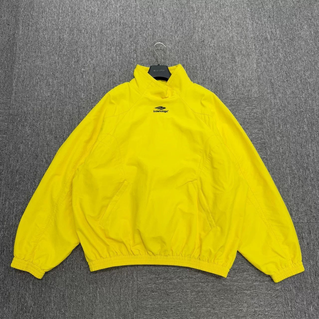 Balenciaga balenciaga yellow embroidered windbreaker jacket. Size US M / EU 48-50 / 2 - 1 Thumbnail