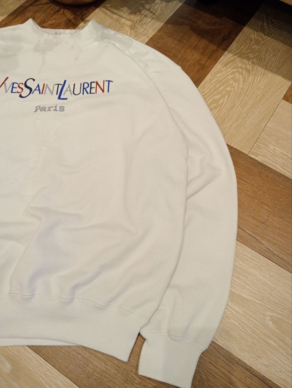 Yves Saint Laurent VINTAGE YVES SAINT LAURENT PARIS SPELL OUT CREWNECK Size US L / EU 52-54 / 3 - 5 Thumbnail