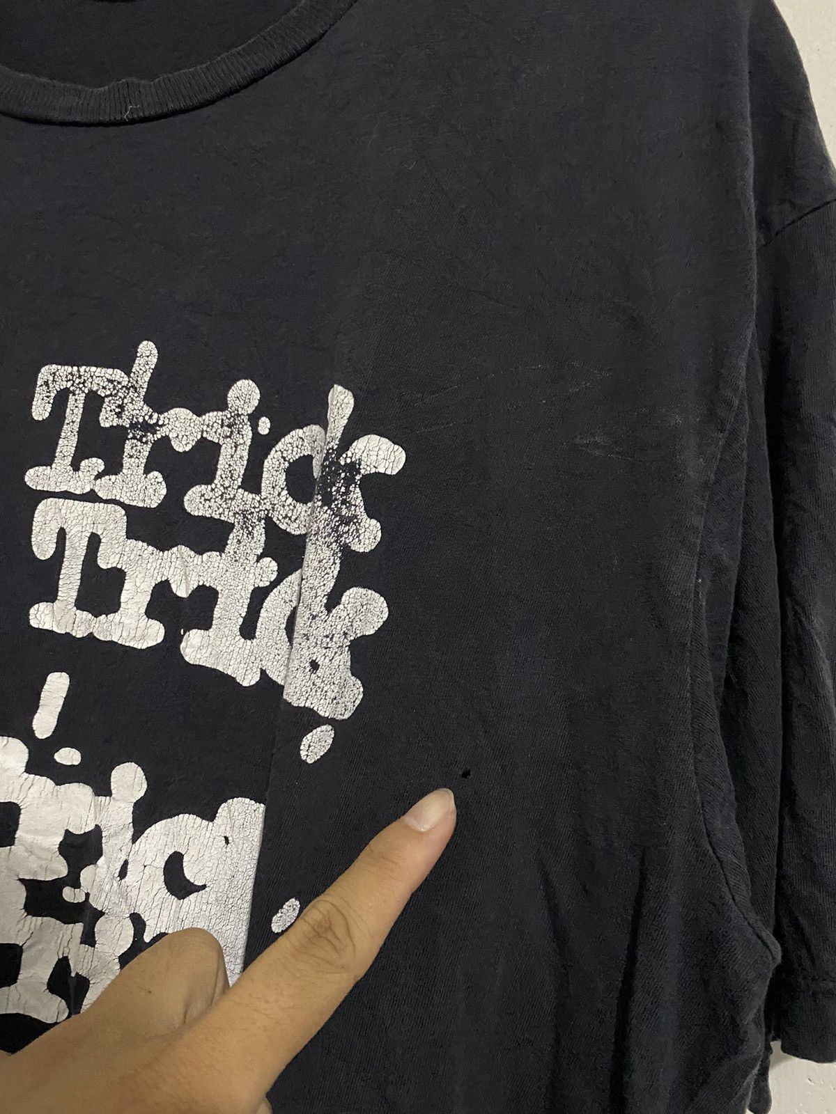 Band Tees 🖤BLACKDAY🖤Vintage Cheap Trick Logo Tees Distressed Size US XL / EU 56 / 4 - 5 Thumbnail