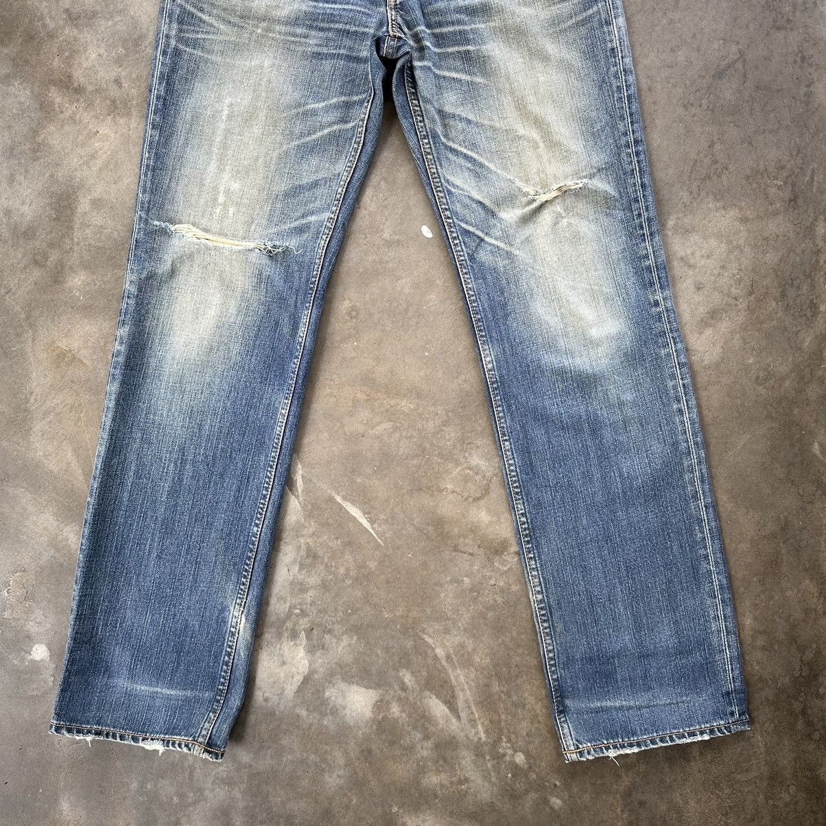 Japanese Brand Vintage Levi’s 702 Distressed Faded Denim Jean Pant W31 Size US 31 - 2 Thumbnail