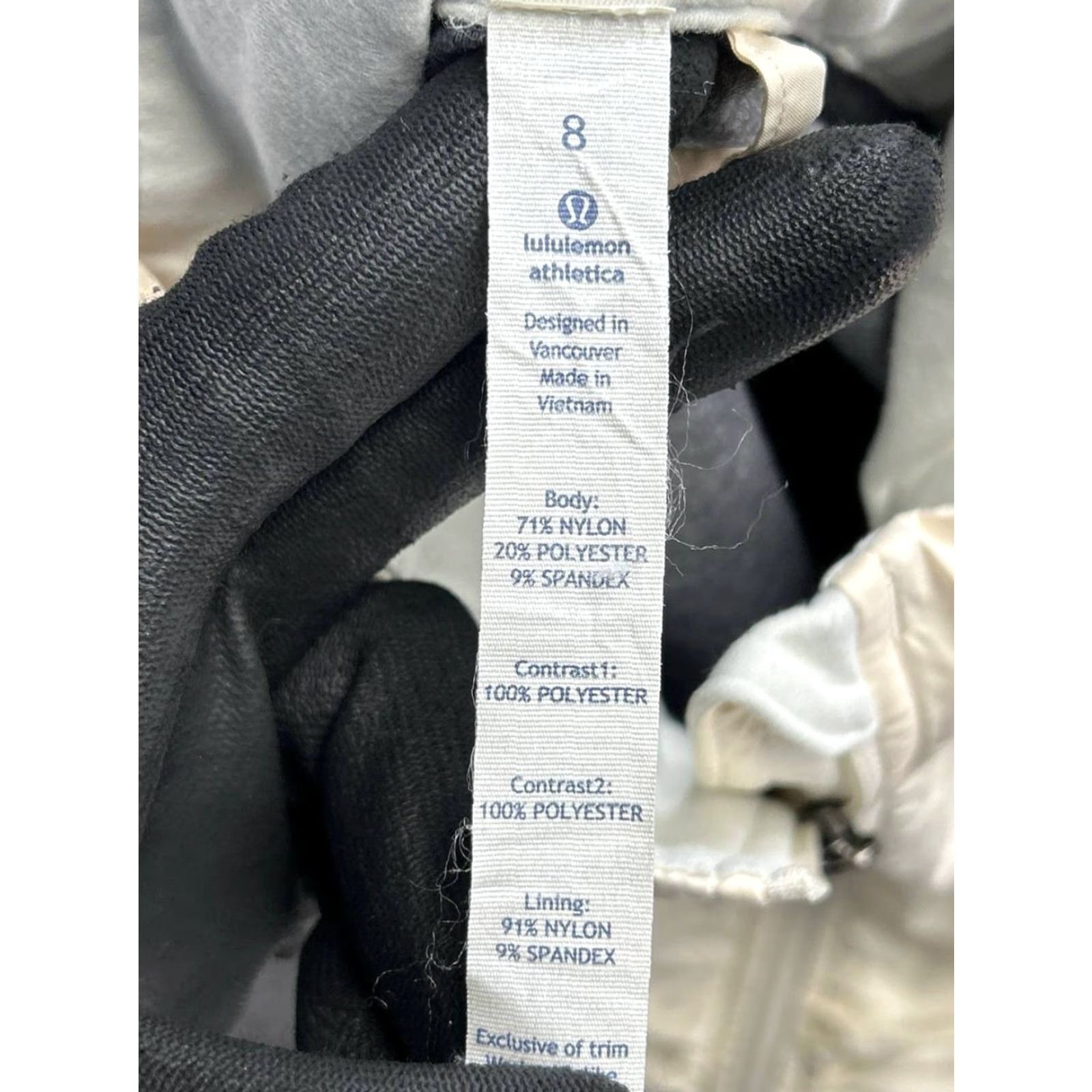 Lululemon Lululemon Kanto Catch Me Vest Womens 8 Beige Water Resistant Sweat Wicking Breathable Hooded Pockets Jacket Vest Size M / US 6-8 / IT 42-44 - 4 Thumbnail