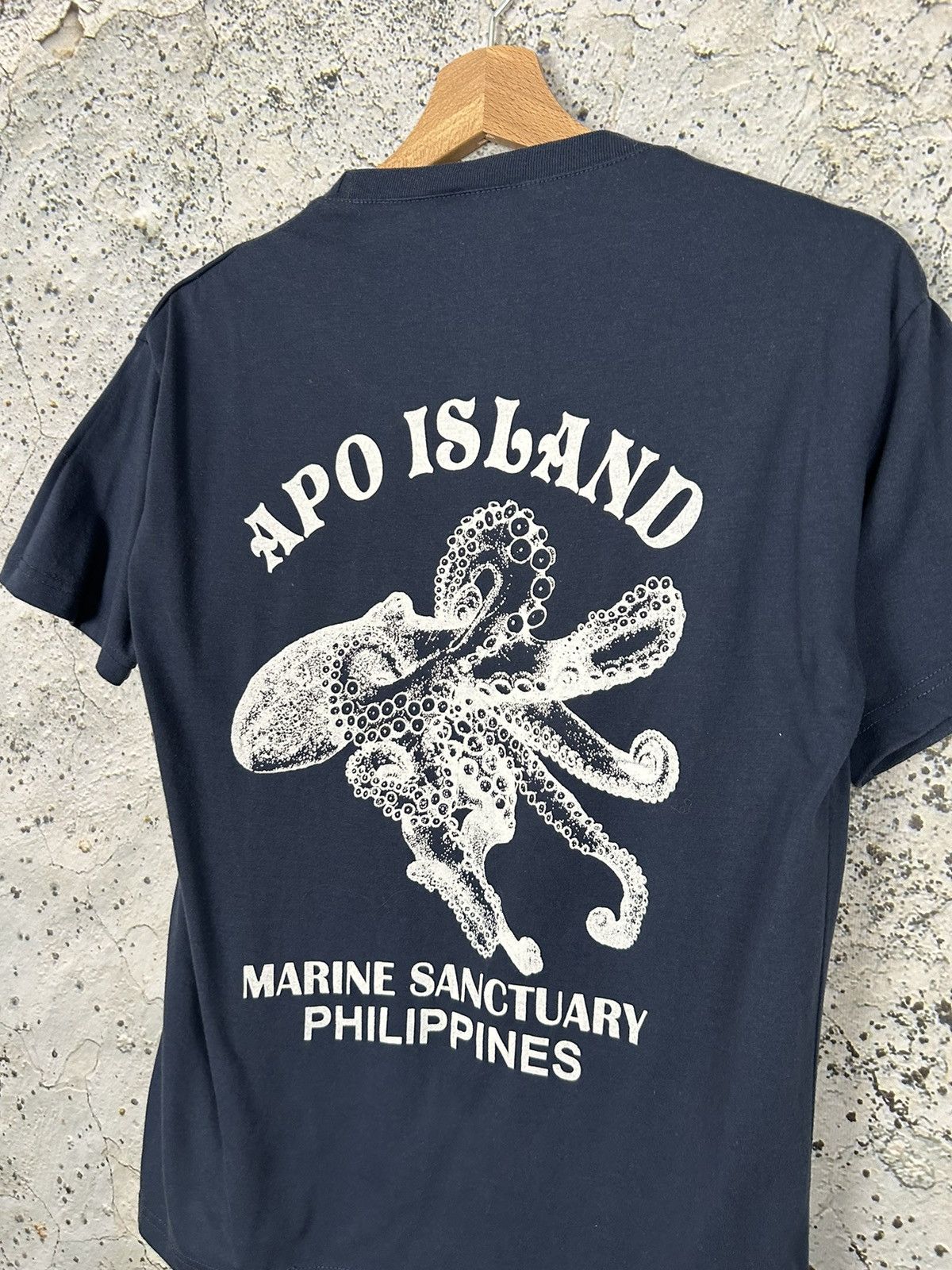 Vintage Vintage Apo Island Graphic Tee Philippines Octopus Size US S / EU 44-46 / 1 - 2 Thumbnail