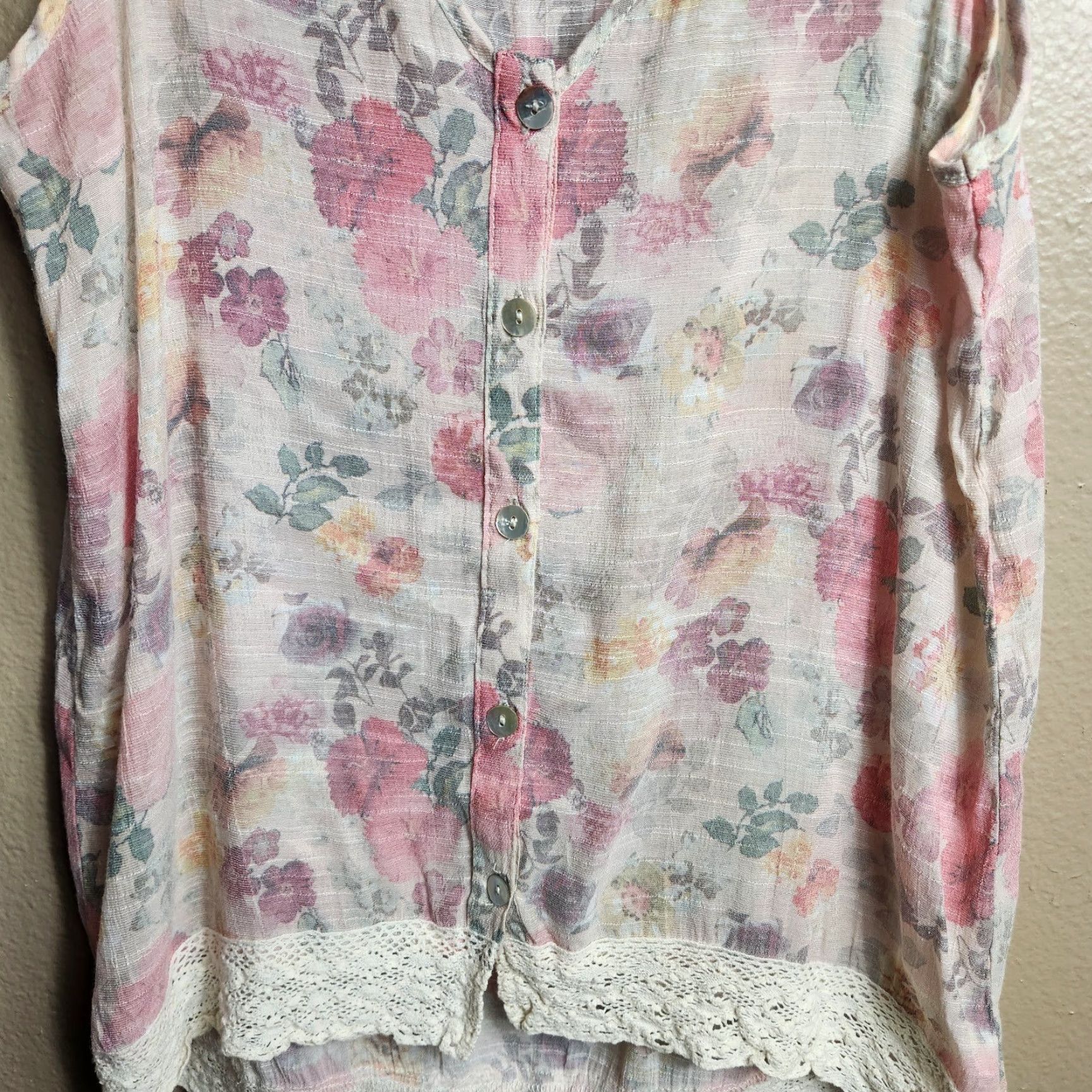Vintage Eyelash Couture Blouse Women's Sleeveless V-Neck Pink Floral Semi-Sheer Buttonfront Top M Size M / US 6-8 / IT 42-44 - 2 Thumbnail