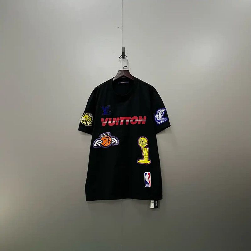 Louis Vuitton Louis Vuitton Black Cotton Short Sleeve T-Shirt 0089 Size US S / EU 44-46 / 1 - 1 Thumbnail