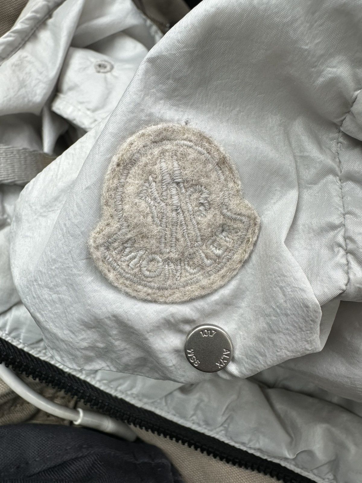 Moncler Moncler x 1017 ALYX 9SM Pettorina Vest 'Metallic Silver' Size US S / EU 44-46 / 1 - 11 Thumbnail