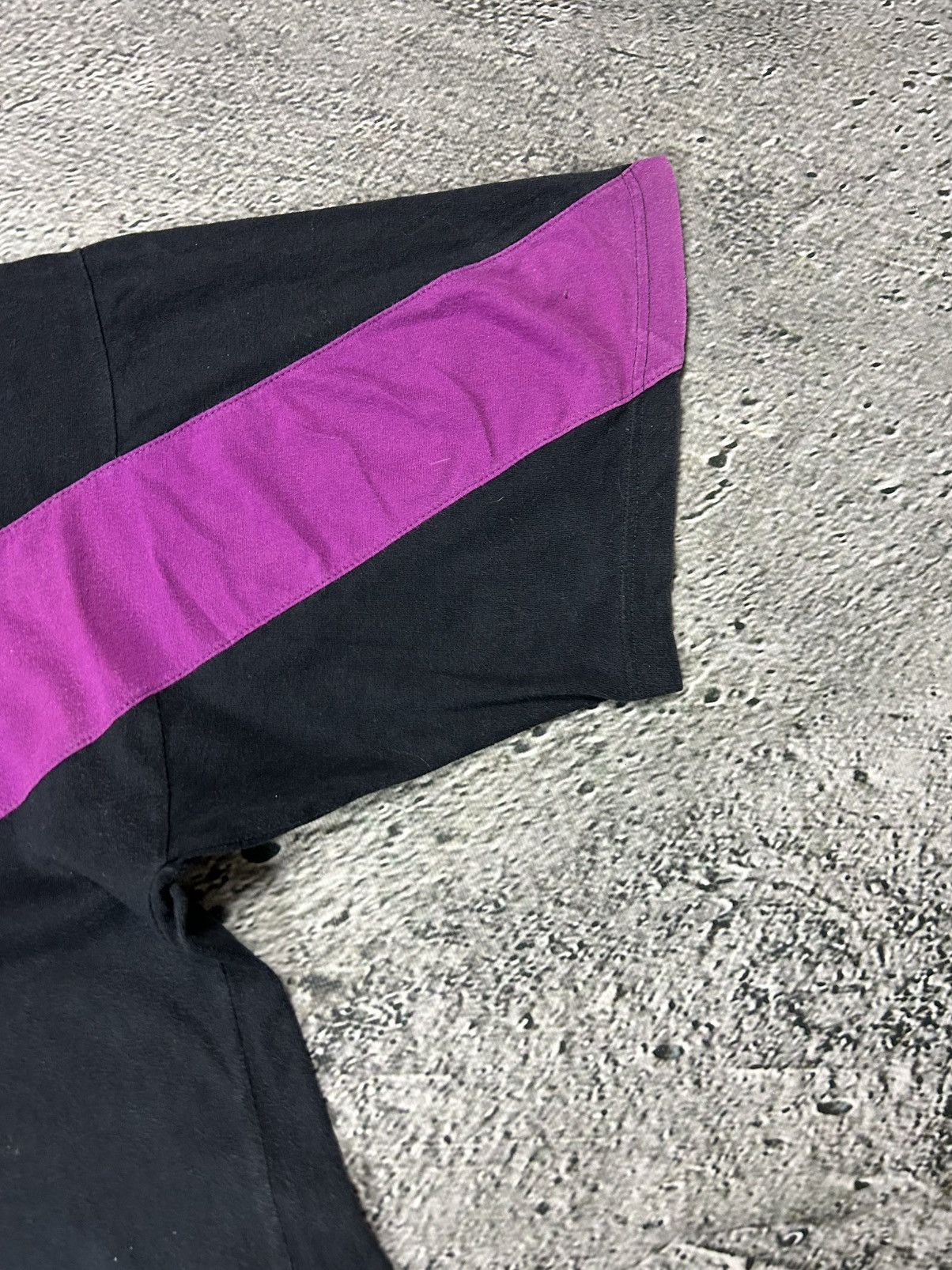 Puma Puma vintage t-shirt 90s purple black big logo Size US L / EU 52-54 / 3 - 5 Thumbnail