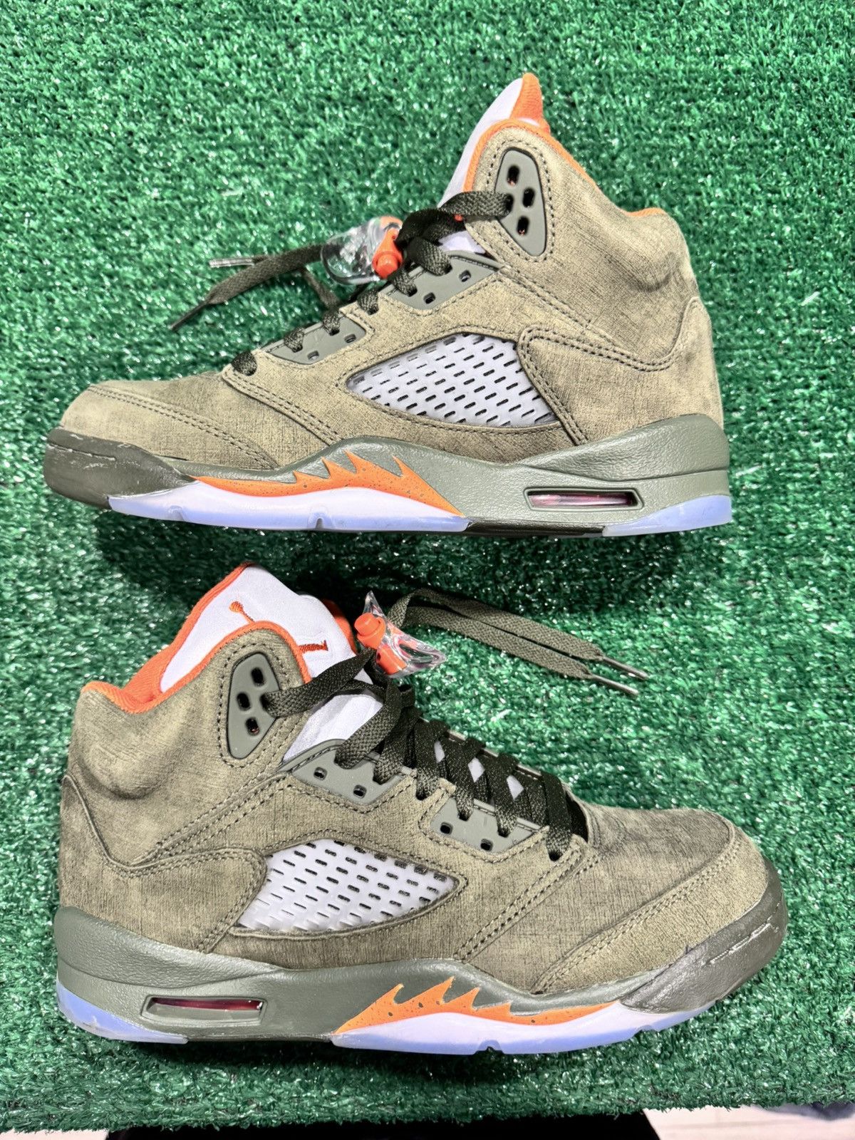 Jordan Brand Jordan 5 retro olive VNDS size 6y Size US 6 / EU 39 - 1 Thumbnail