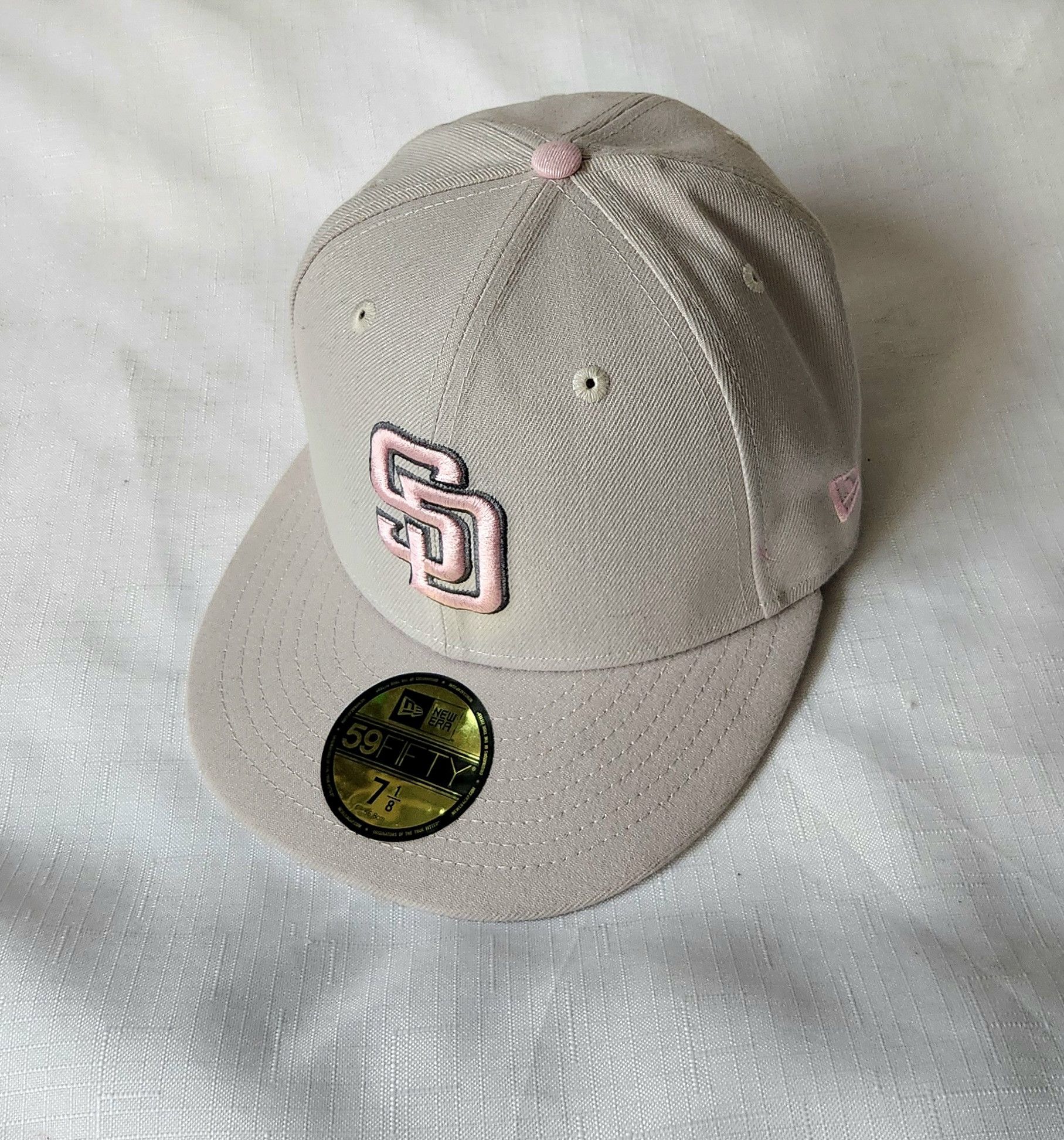 New Era New Era San Diego Padres Khaki Mother's Day On-Field 7 1/8 Size ONE SIZE - 3 Thumbnail