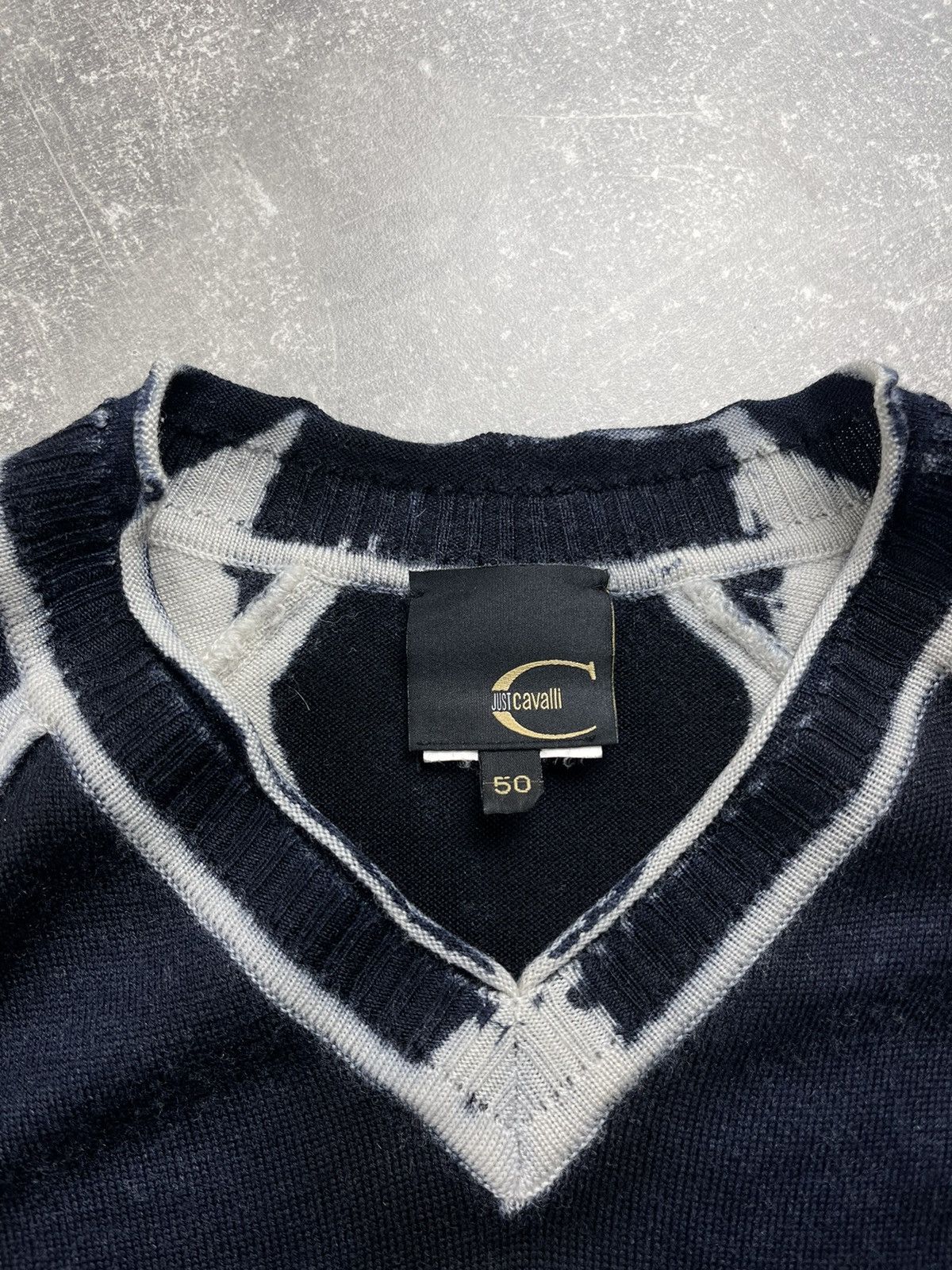 Just Cavalli Just Cavalli Paneled Knit V Neck Sweater Contrast Stitching Size US M / EU 48-50 / 2 - 10 Thumbnail