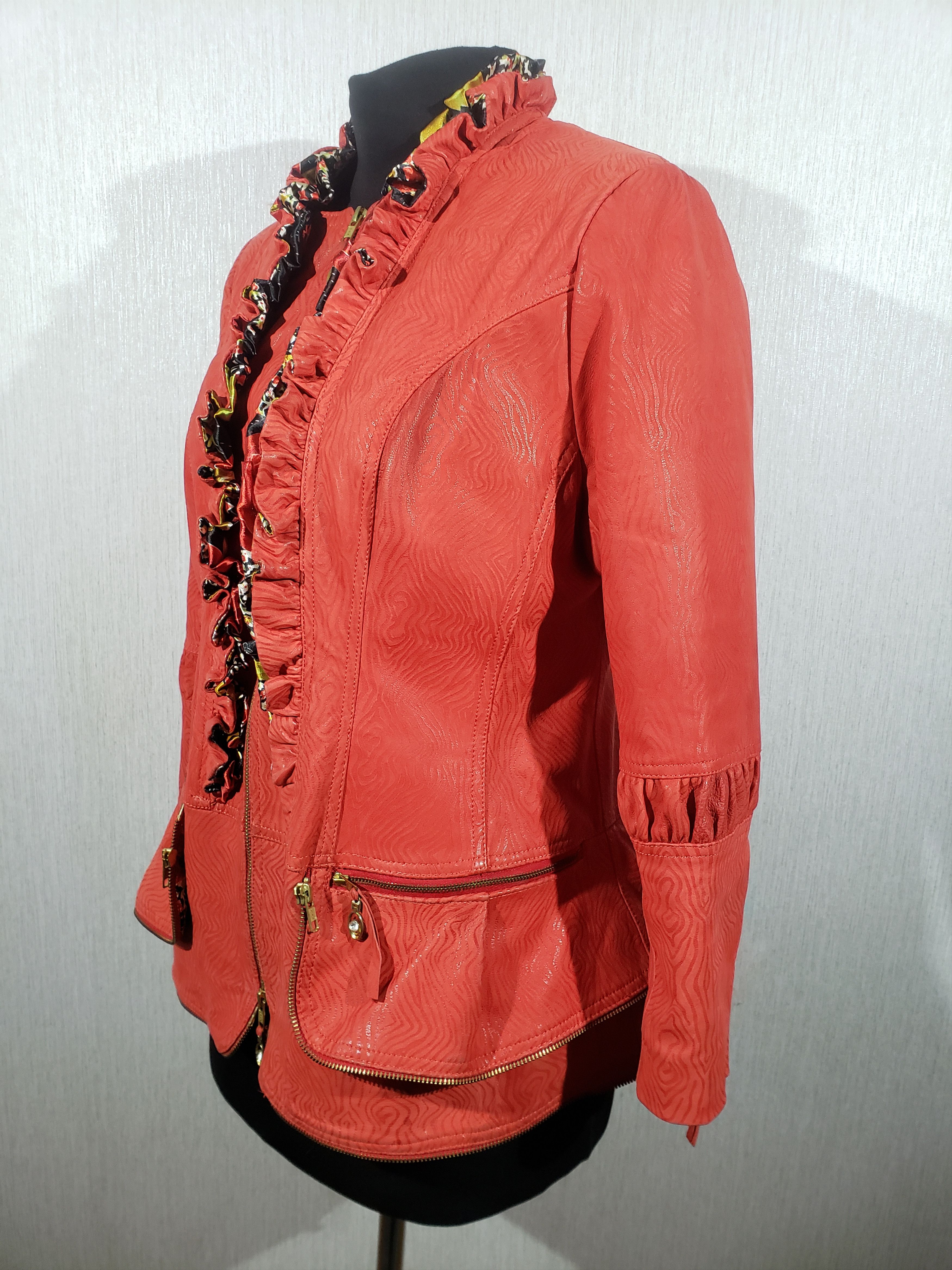 Other Romantic women's red leather jacket with a metal zipper. Size XXL / US 16-18 / IT 52-54 - 2 Thumbnail