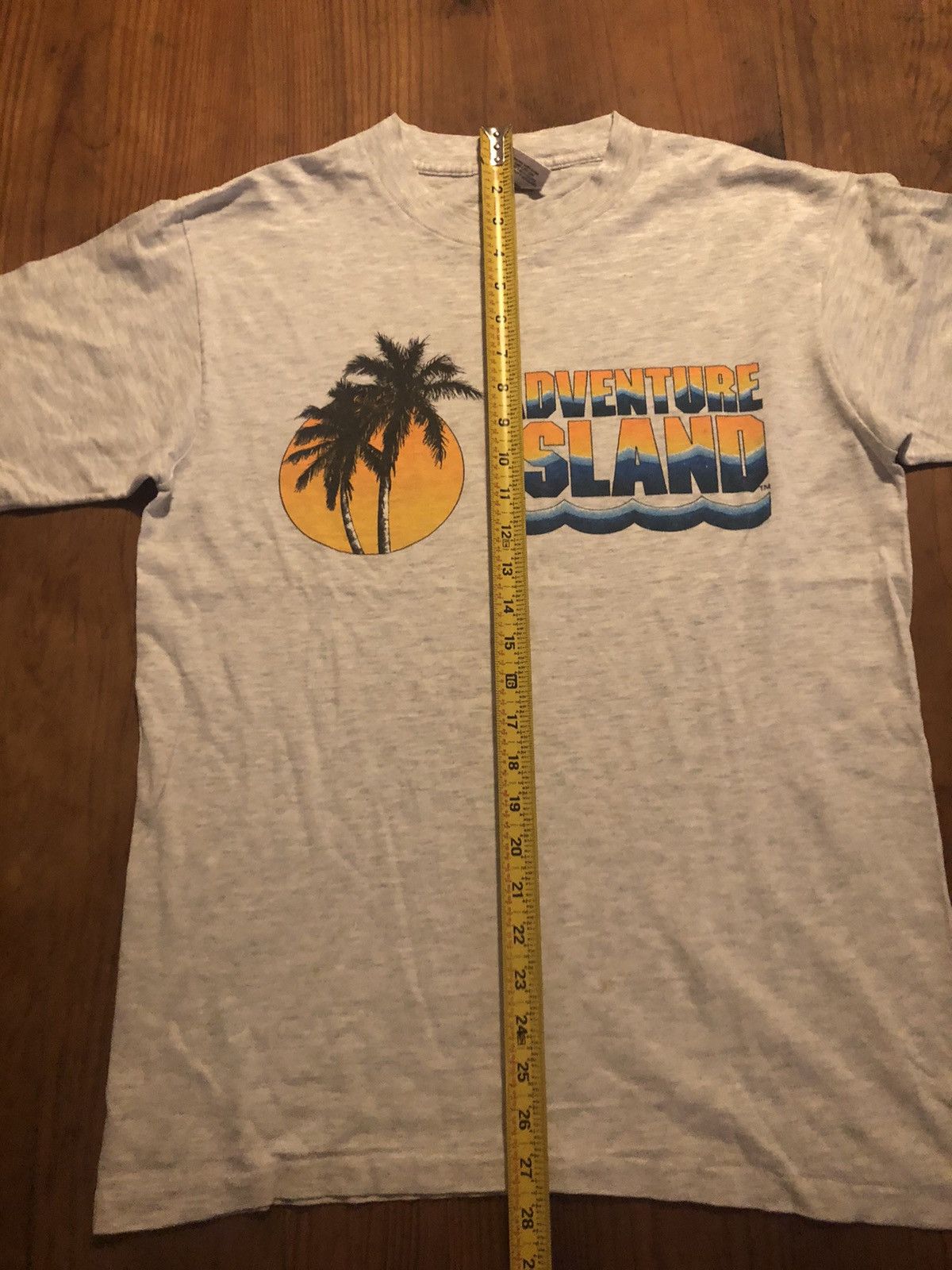 Vintage Vintage 90s “Adventure Island” T Shirt S/L Size US L / EU 52-54 / 3 - 7 Thumbnail