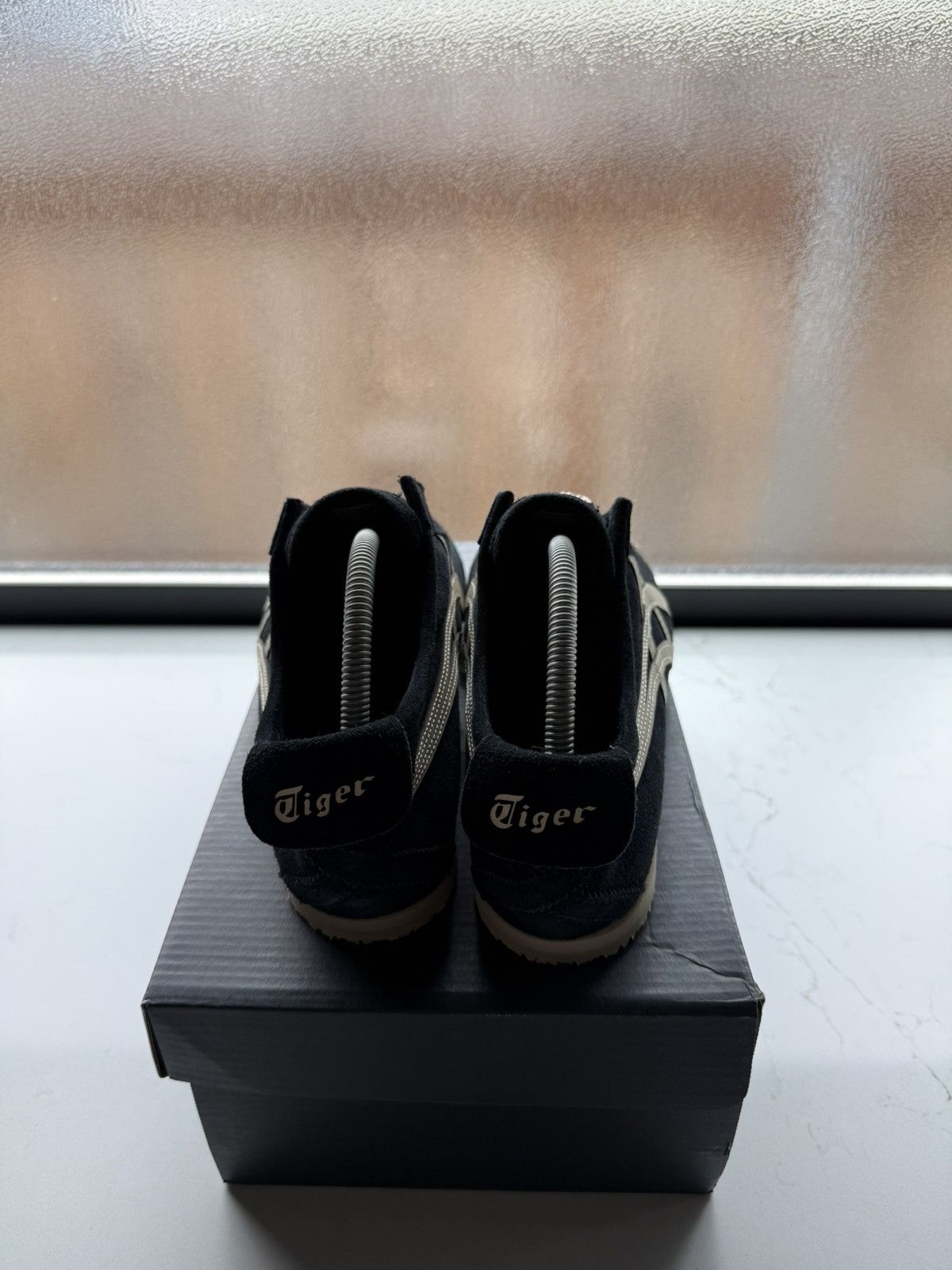 Onitsuka Tiger Onitsuka tigers Size US 8.5 / EU 41-42 - 3 Thumbnail