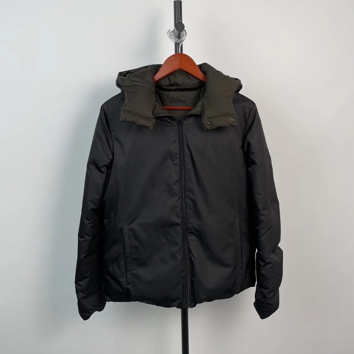 Fendi Fendi Monster 2-sided down coat 48 black green colorblock Size US M / EU 48-50 / 2 - 1 Thumbnail