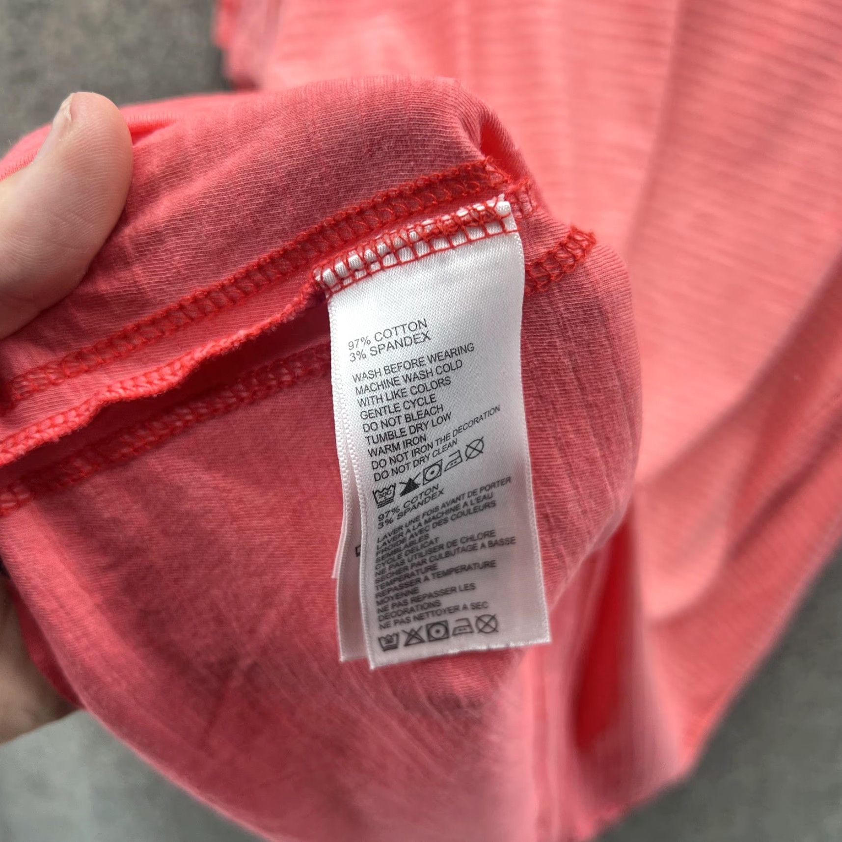 Tommy Bahama Tommy Bahama Shirt Mens Large Red Striped V Neck Tee Tagless Stretch Soft Shirt Mens L Red Striped V-Neck Tee Size US L / EU 52-54 / 3 - 3 Thumbnail