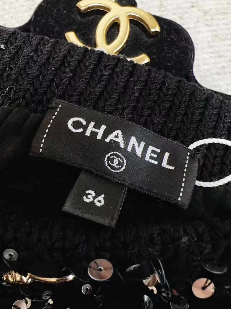 Chanel Chanel 23S black sequin bow shorts Size 24" / US 00 / IT 34 - 5 Thumbnail