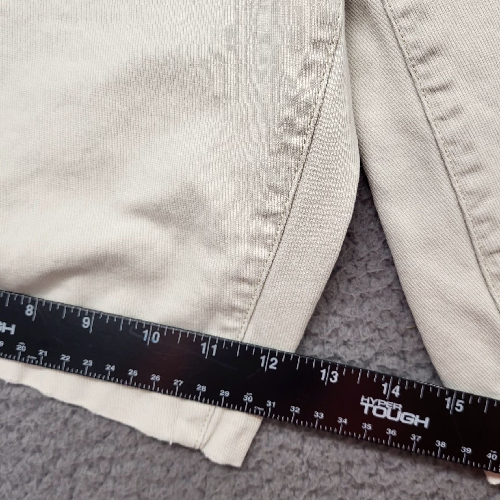 Levi's VtG Levi's L2 Shorts Men's Size 33 Tan Khaki Cargo Baggy Loose Skater 90s Y2K Cargo Pocket Jeans Shorts Men Beige Tan 90s Y2K Vintage Levis Size US 33 - 5 Thumbnail