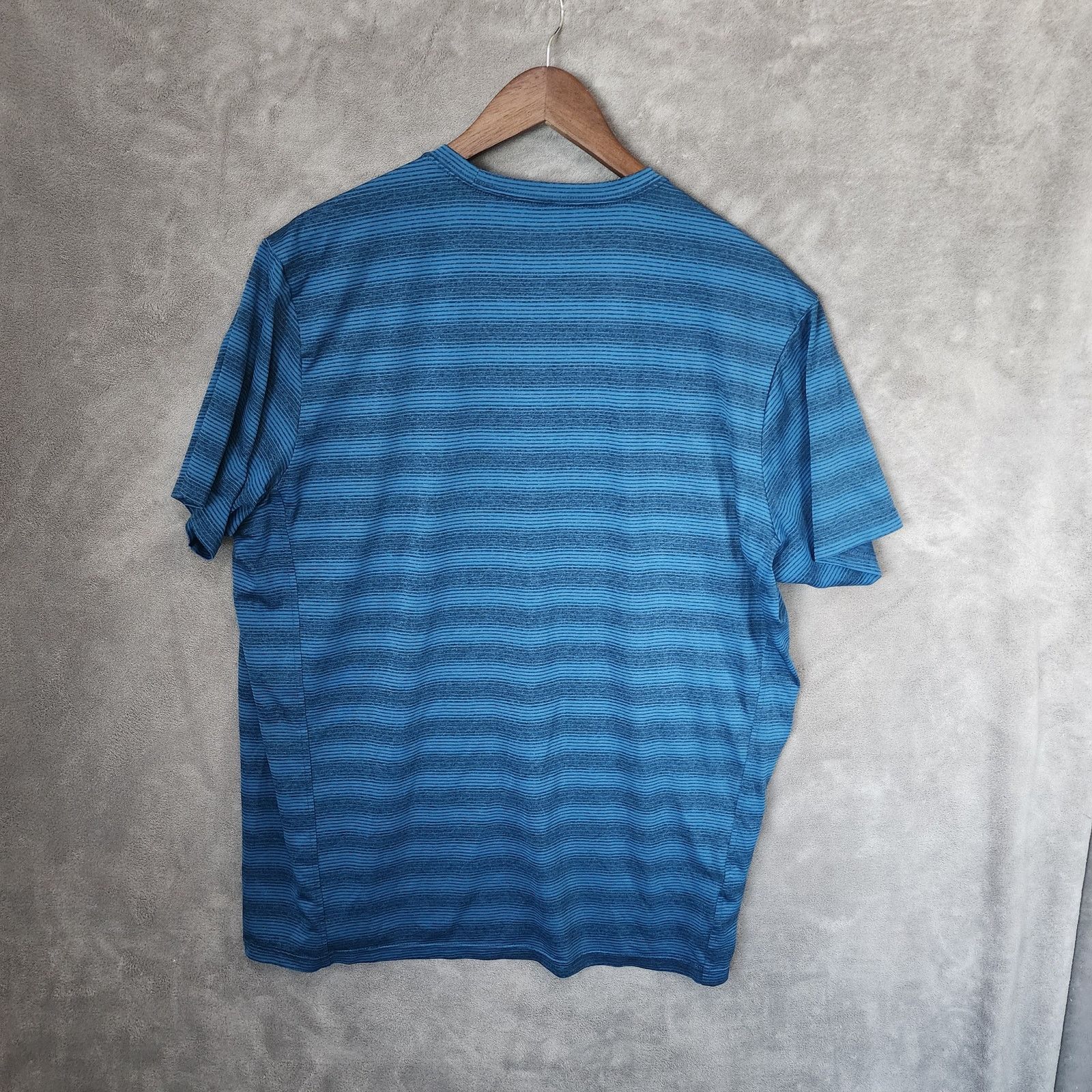 Eddie Bauer Eddie Bauer Tall XL Men's Blue Striped T-Shirt Size US XL / EU 56 / 4 - 4 Thumbnail