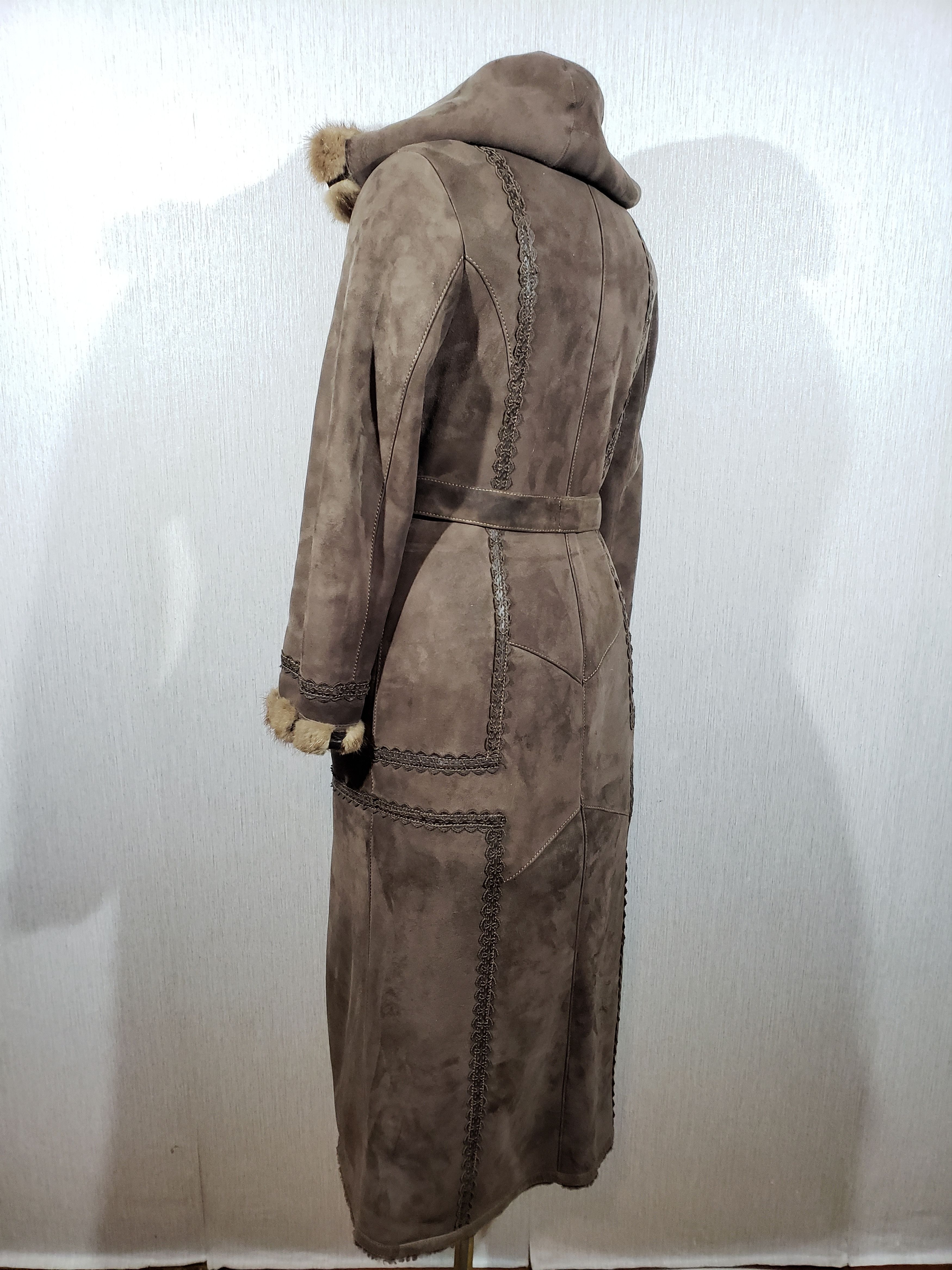 Other Stylish brown sheepskin coat with a chic fur hood. Size L / US 10 / IT 46 - 6 Thumbnail