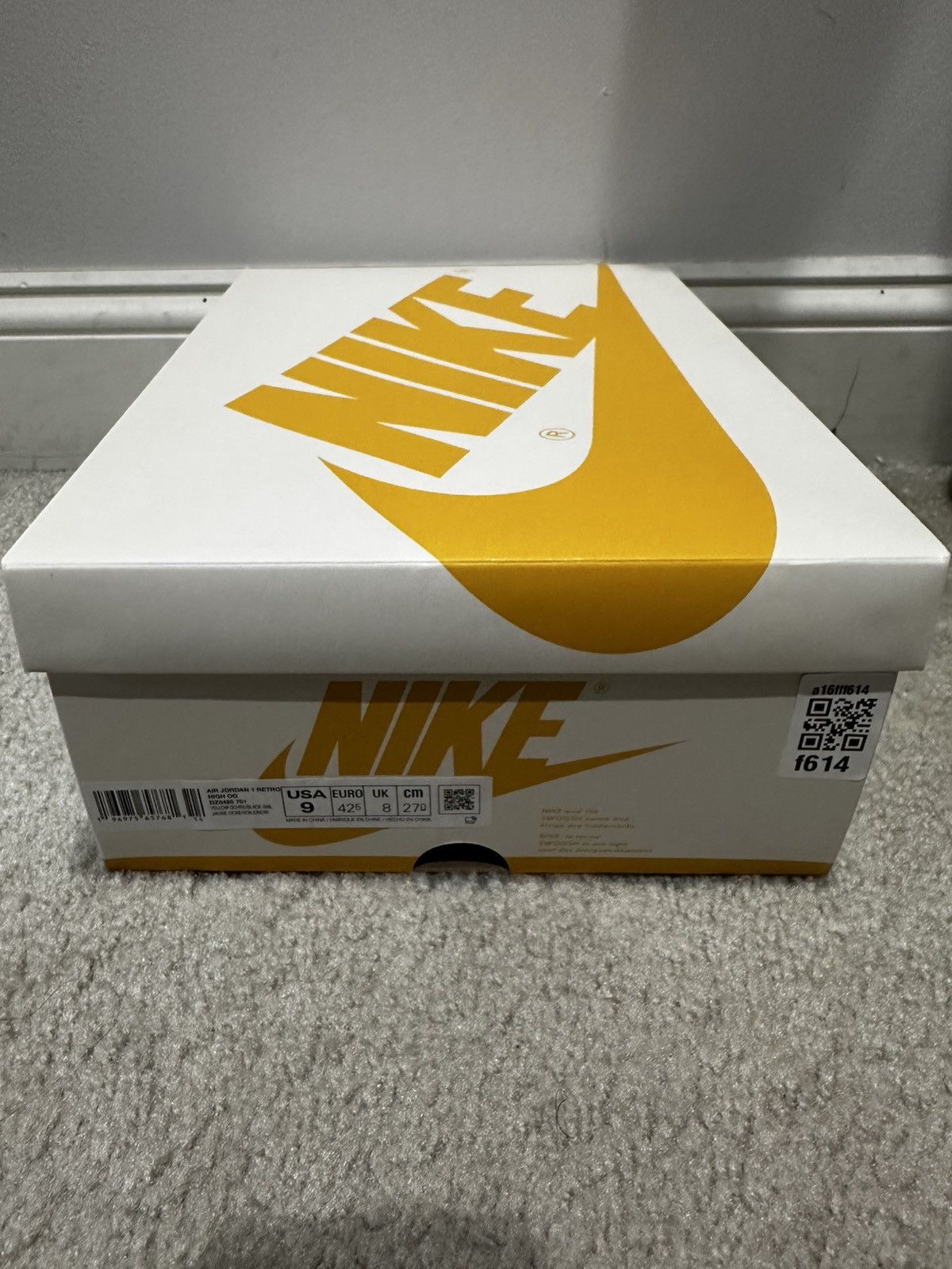 Jordan Brand Air Jordan 1 High OG Yellow Ochre Size US 9 / EU 42 - 8 Thumbnail