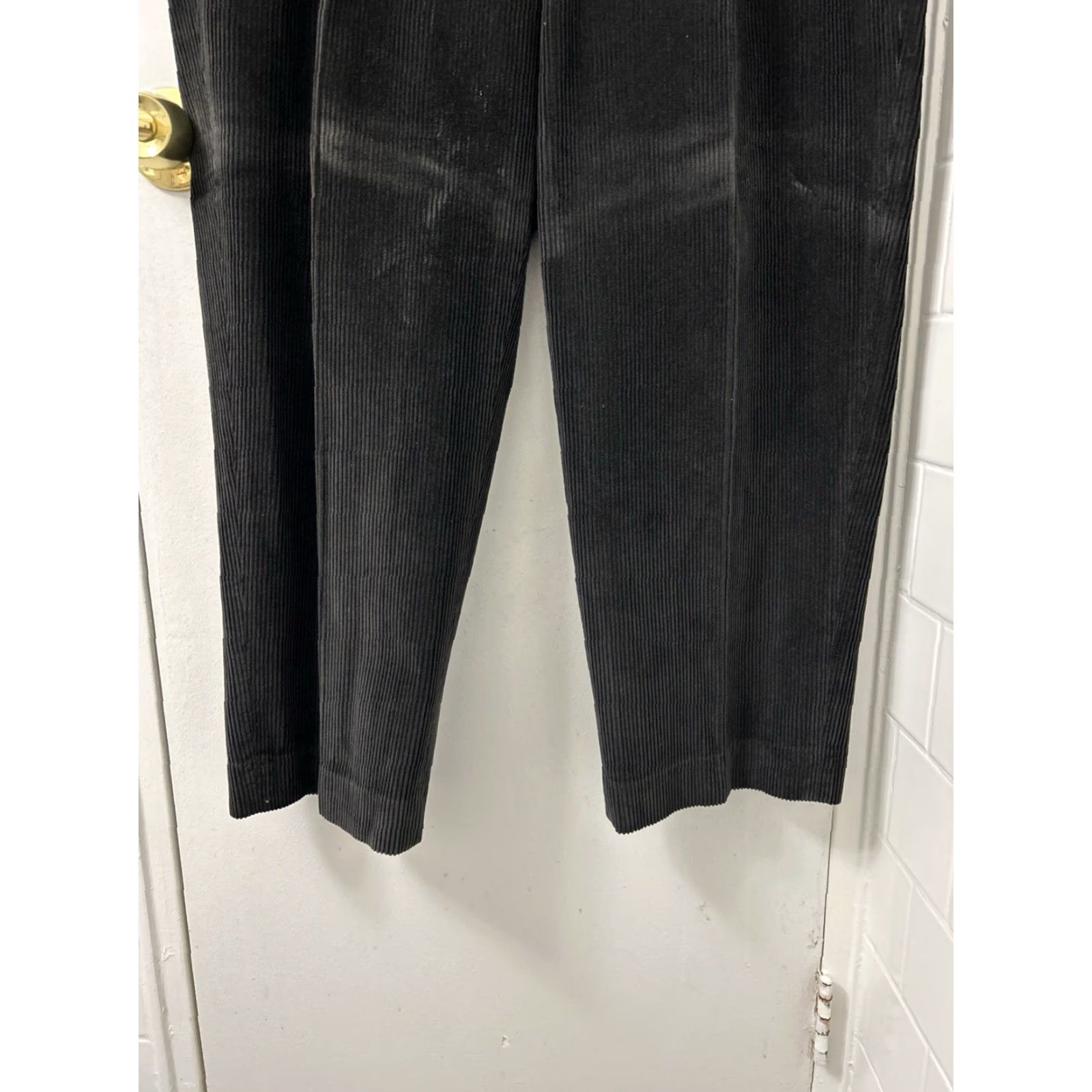 Vintage LL Bean Corduroy Pants Mens 38x29 Black Comfort Waist Zipper Button Pleated Straight Leg Regular Size US 38 / EU 54 - 3 Thumbnail