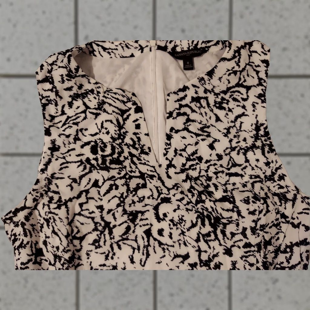 Banana Republic Banana Republic Shirt Womens 8 Black Sleeveless White Blouse Size M / US 6-8 / IT 42-44 - 1 Thumbnail