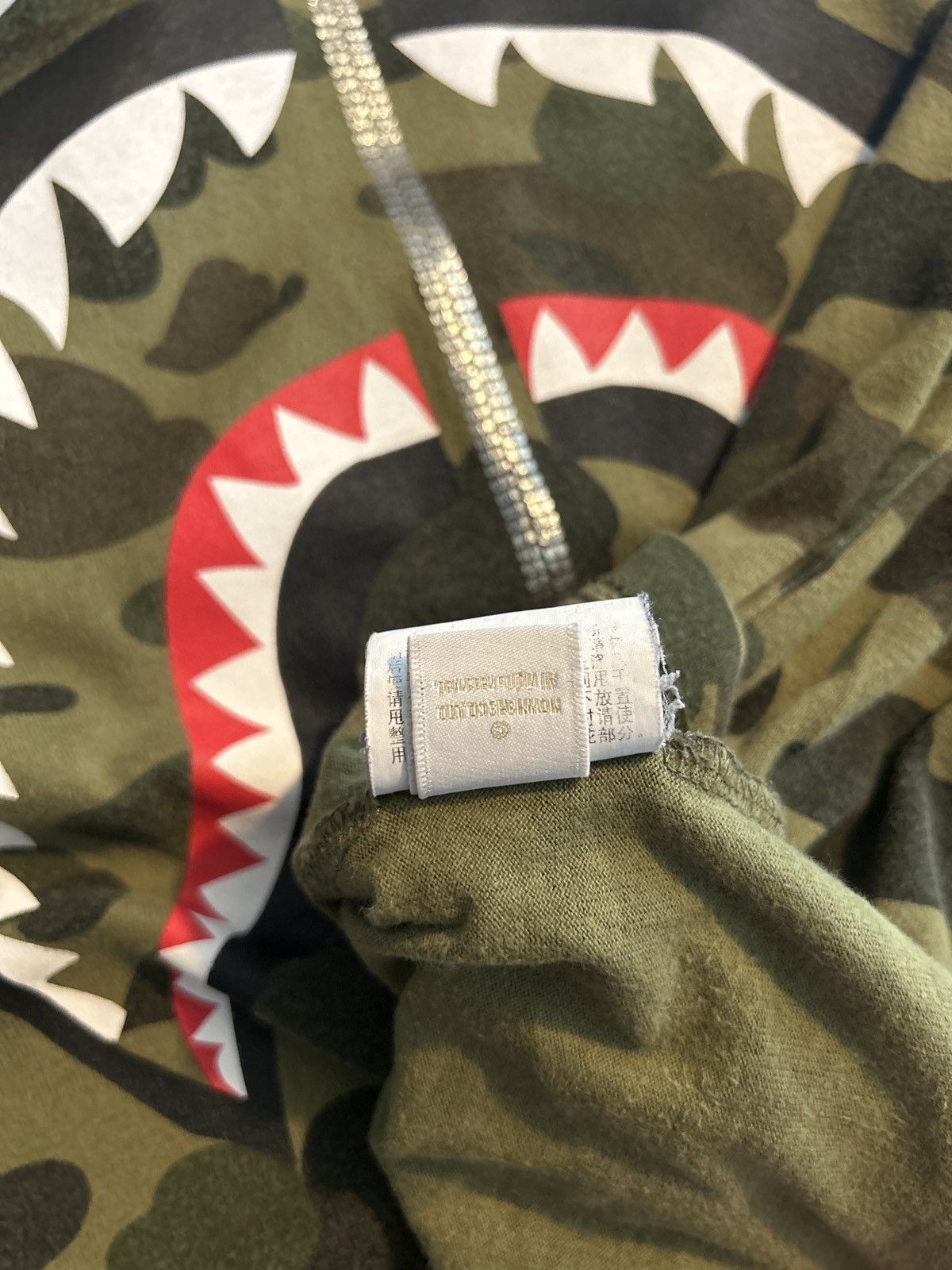 Bape Bape A Bathing Ape World Gone Mad Zipper Face Tee Size US L / EU 52-54 / 3 - 8 Thumbnail