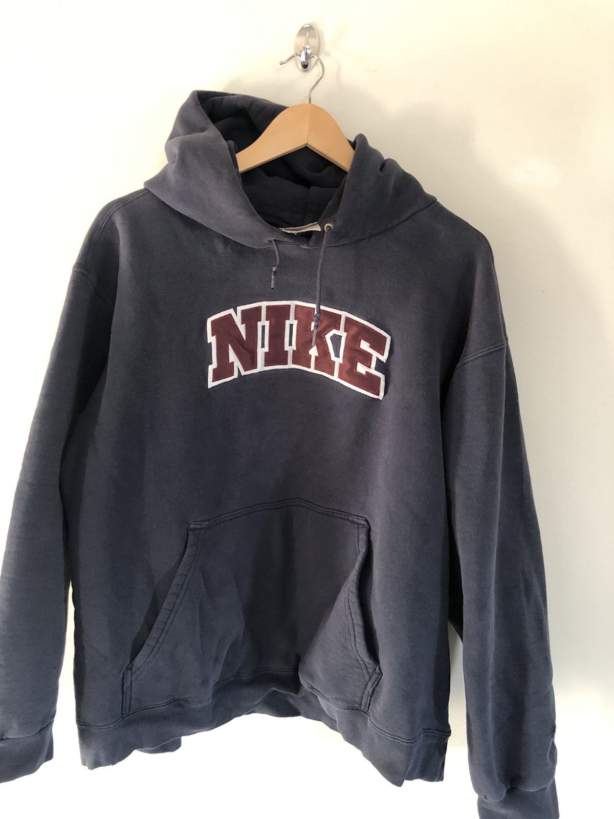Jordan Brand × Nike × Vintage Vintage Nike navy hoodie xl Size US XL / EU 56 / 4 - 1 Thumbnail