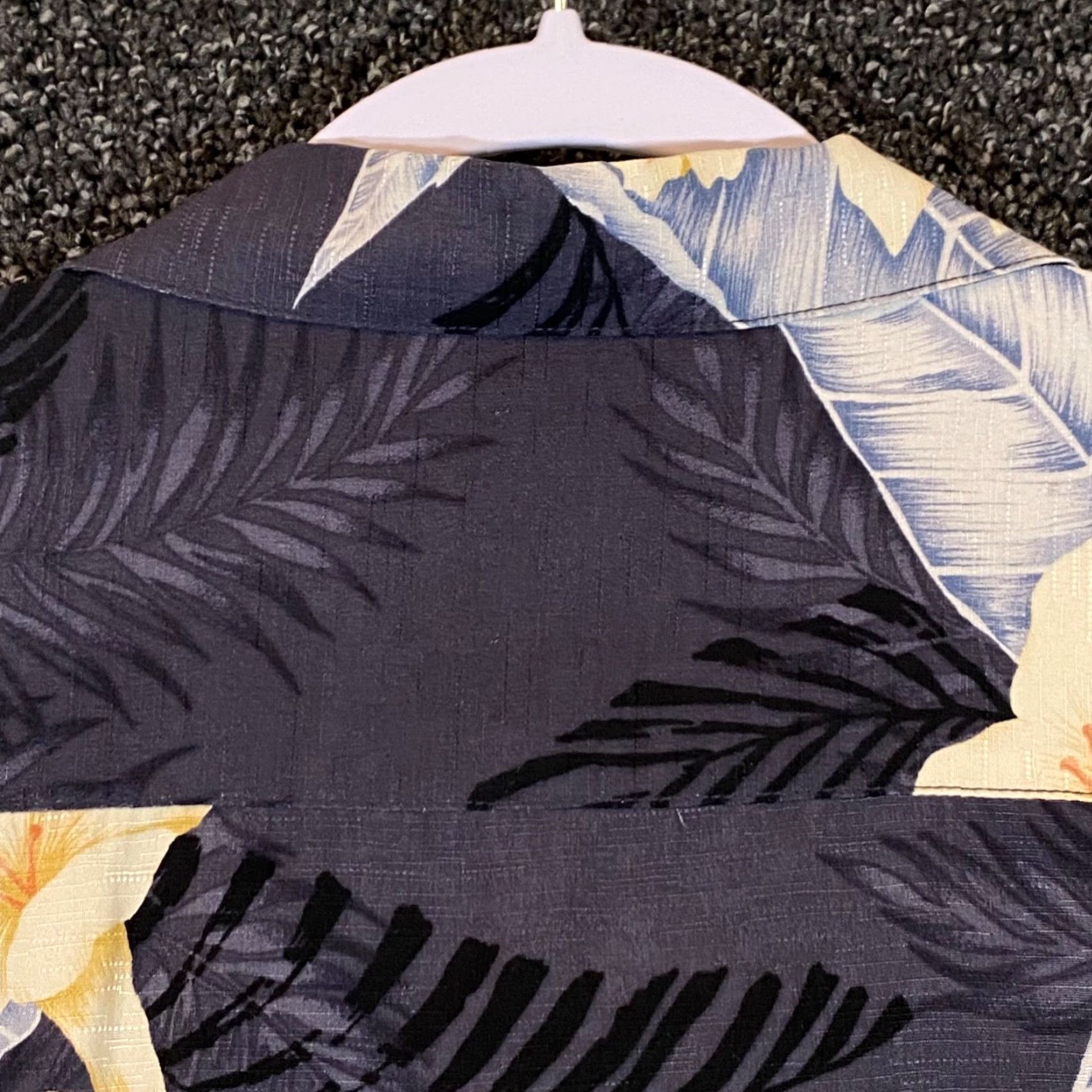 Tommy Bahama VINTAGE Tommy Bahama Shirt Mens M Gray Silk Floral Hawaiian S/S Button-Up 100% Silk Mens Size US M / EU 48-50 / 2 - 7 Thumbnail