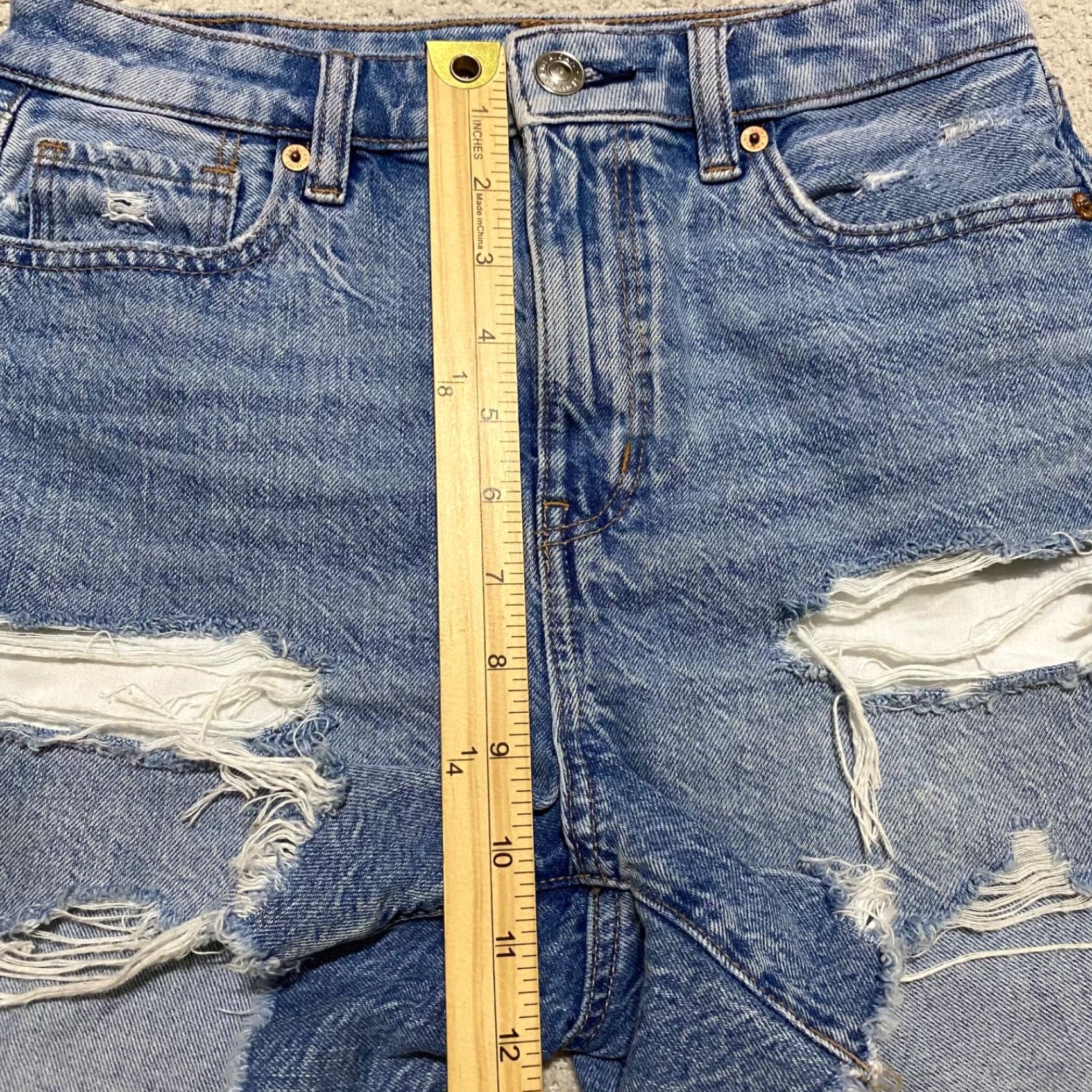 American Eagle Outfitters American Eagle Womens 00 Jean Shorts Blue Denim Distressed Baggy Mom Inseam 4" Size 24" / US 00 / IT 34 - 7 Thumbnail
