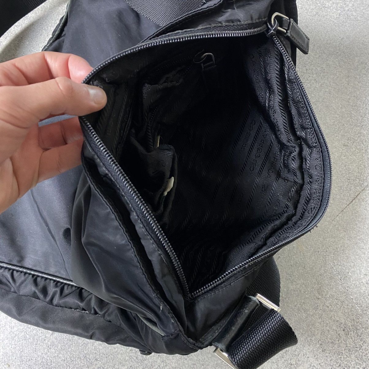 Prada Vintage Prada Nylon Bag Crossbody Size ONE SIZE - 13 Thumbnail
