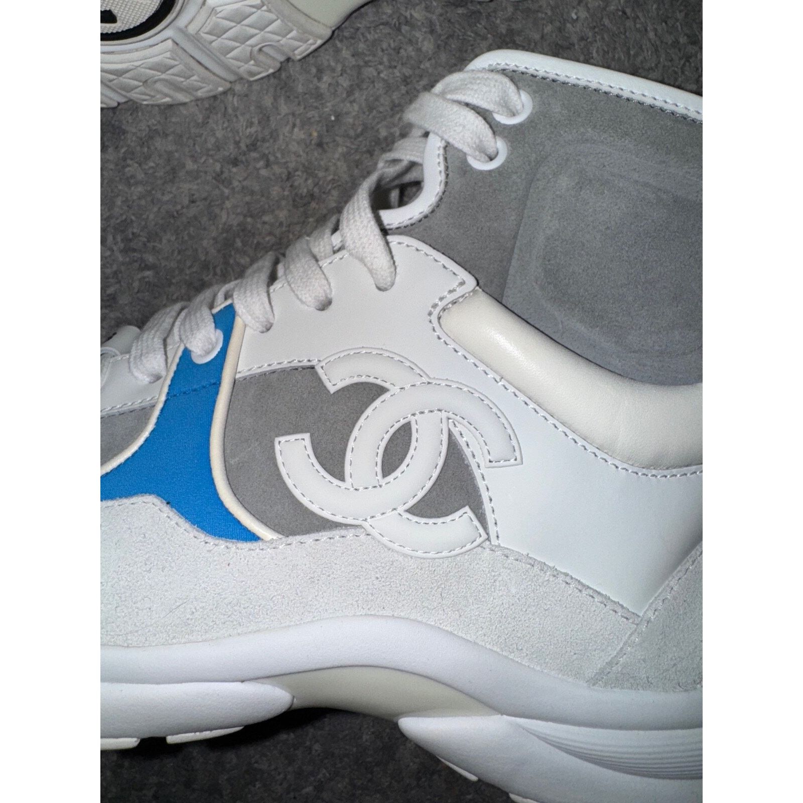 Chanel 18P CC Logo Lace Up Tie Flat Trainer High Top Sneaker 38 Size US 8 / IT 38 - 6 Thumbnail