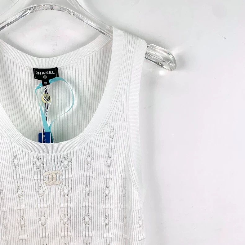 Chanel Chanel 24 white cotton logo embroidered round-neck sleevel Size S / US 4 / IT 40 - 3 Thumbnail