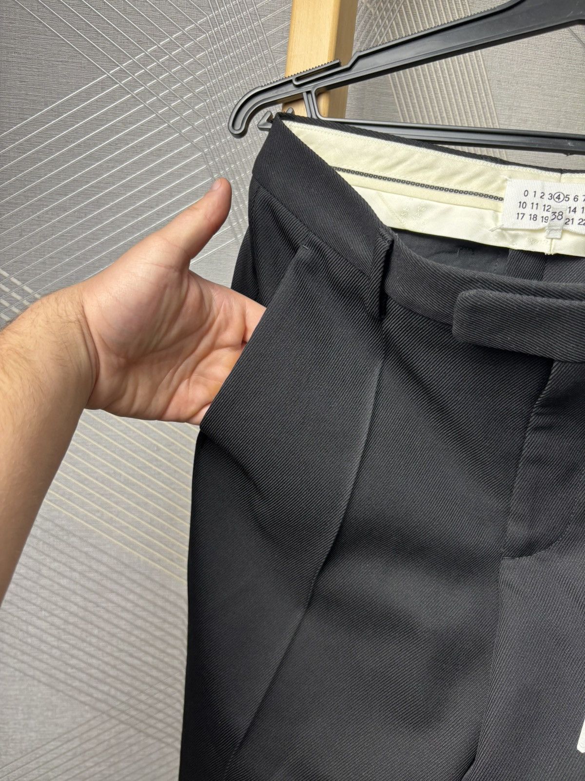 Maison Margiela Maison Margiela trousers S51KA0379 Size 26" / US 2 / IT 38 - 11 Thumbnail