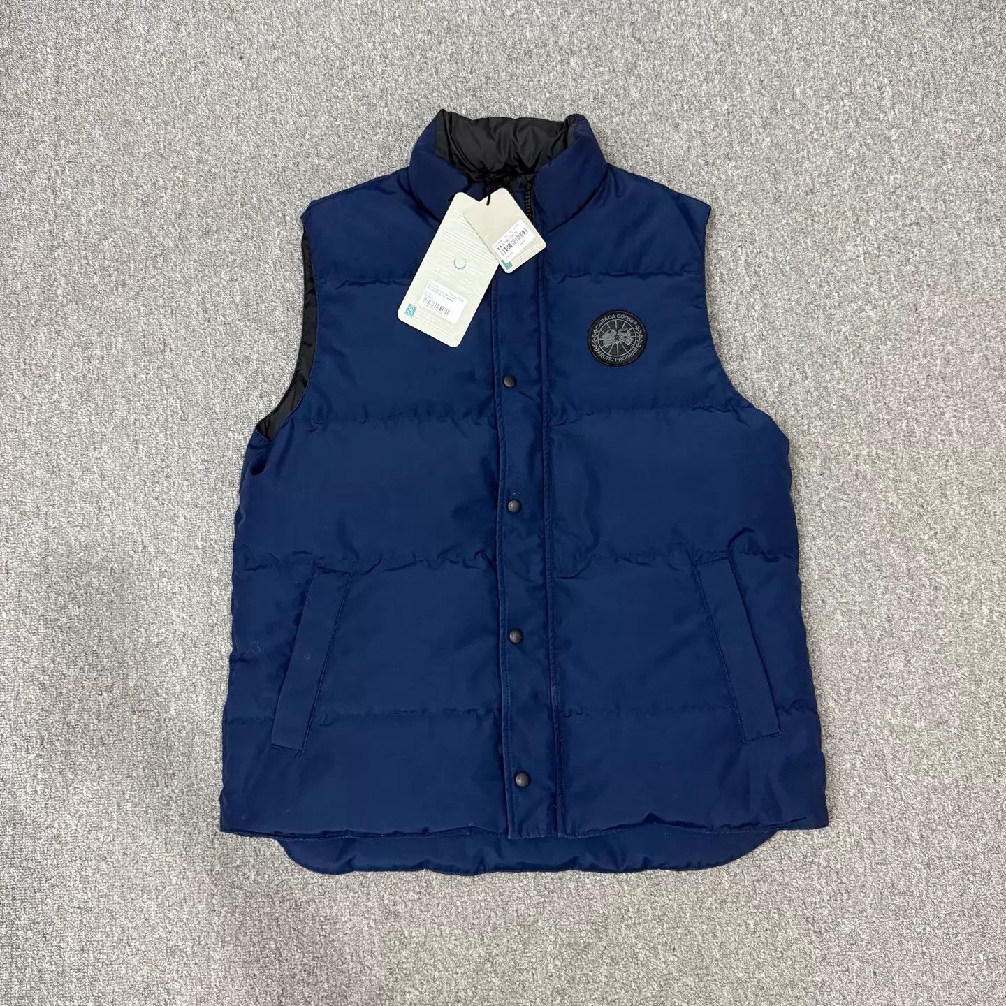 Canada Goose Canada Goose Black Label Down Vest Unused w/ Tags XL Size XL / US 12-14 / IT 48-50 - 1 Thumbnail