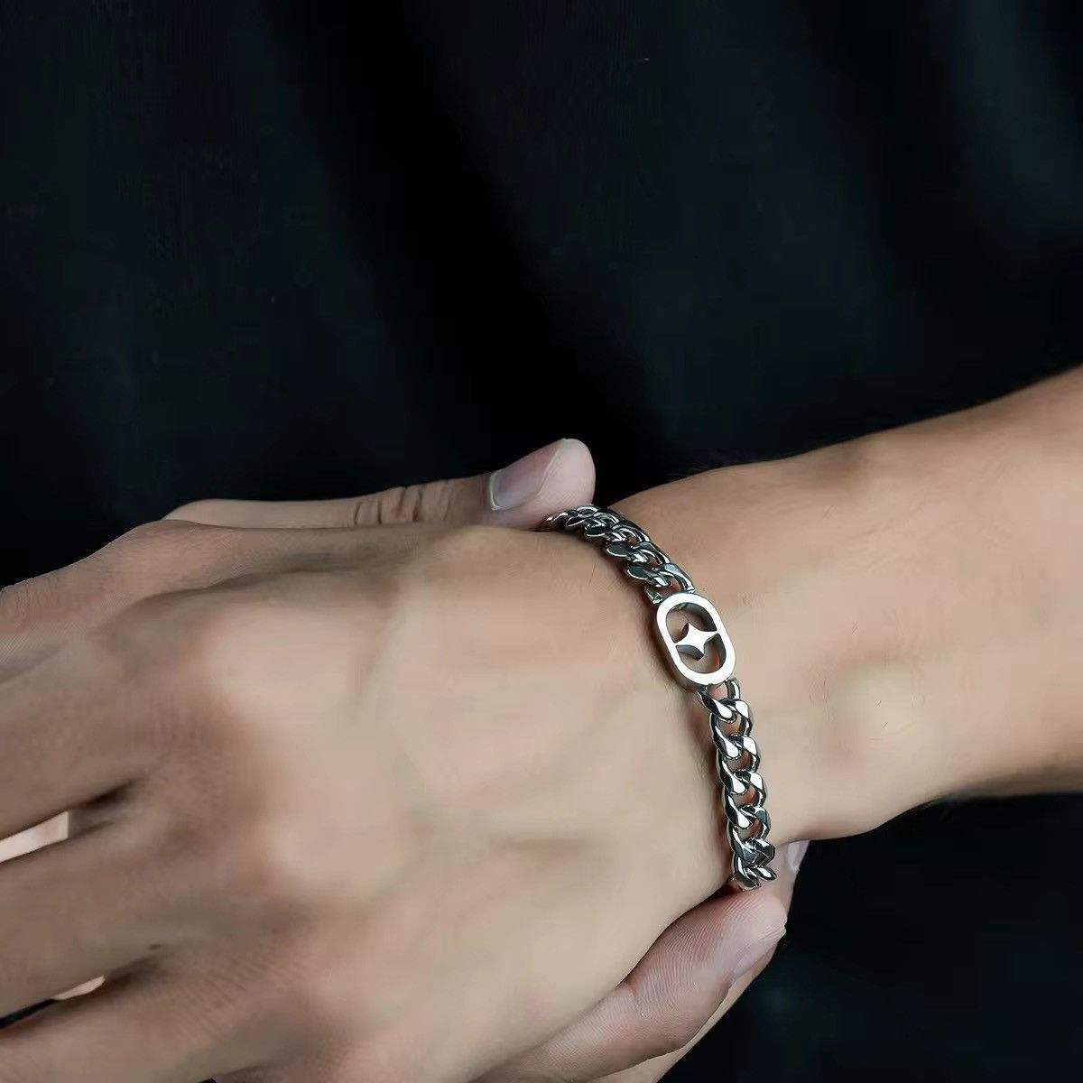 Jewelry Retro Star Cuban Link Chain Bracelet in Silver, Men's