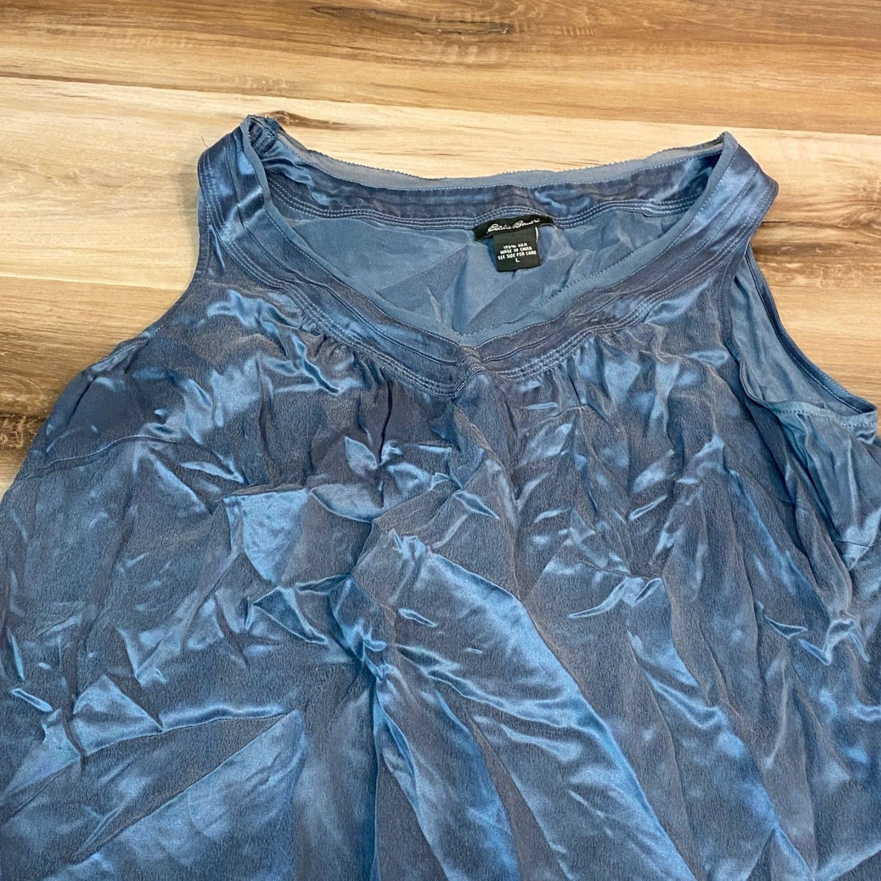 Eddie Bauer Eddie Bauer Women's Silk Tank Top V-Neck Sleeveless Blue L Size L / US 10 / IT 46 - 4 Thumbnail