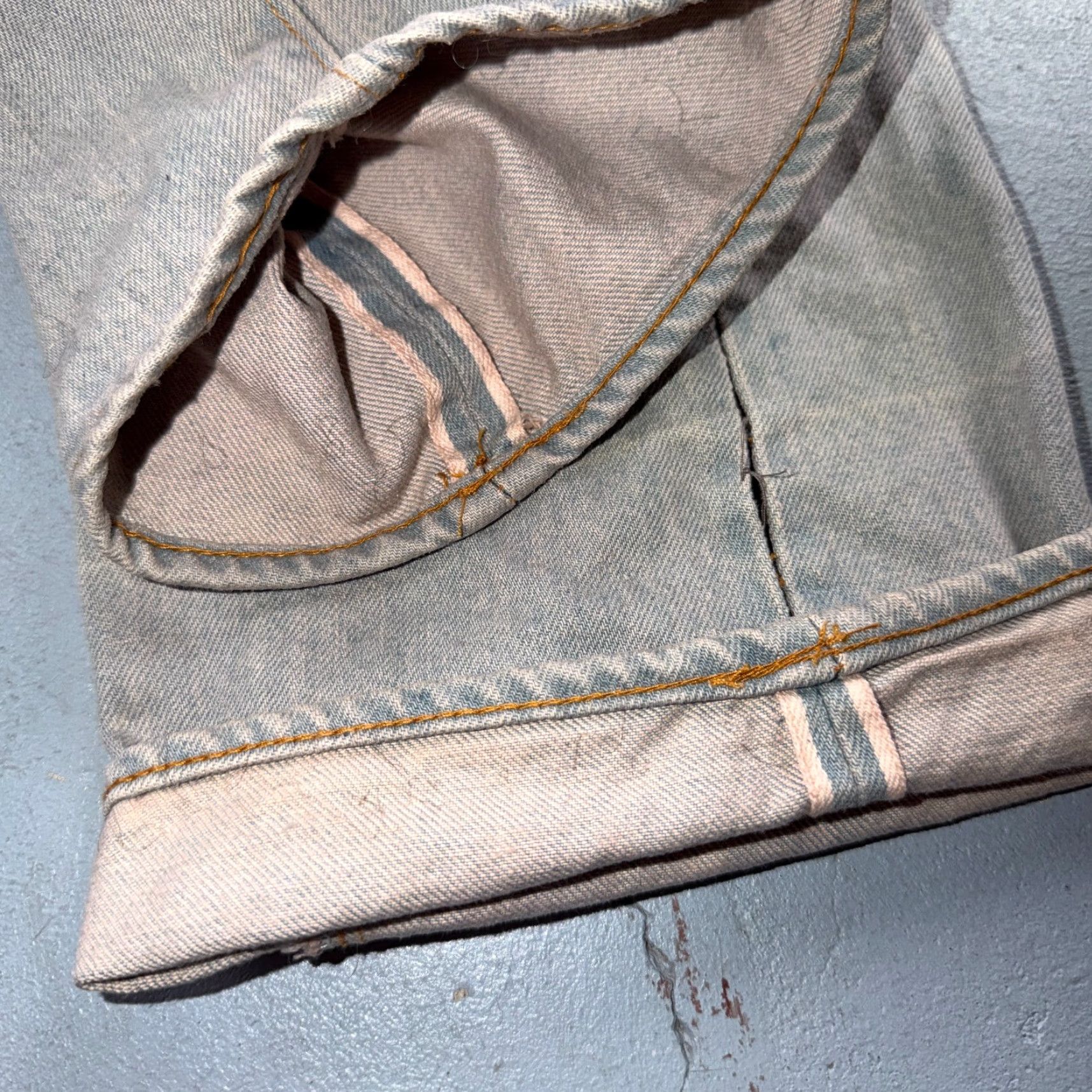 Levi's VINTAGE Levi's 501 Jeans 32x40 Button Fly Blue Denim Straight Classic 80s USA Mens Jeans Size US 32 / EU 48 - 4 Thumbnail