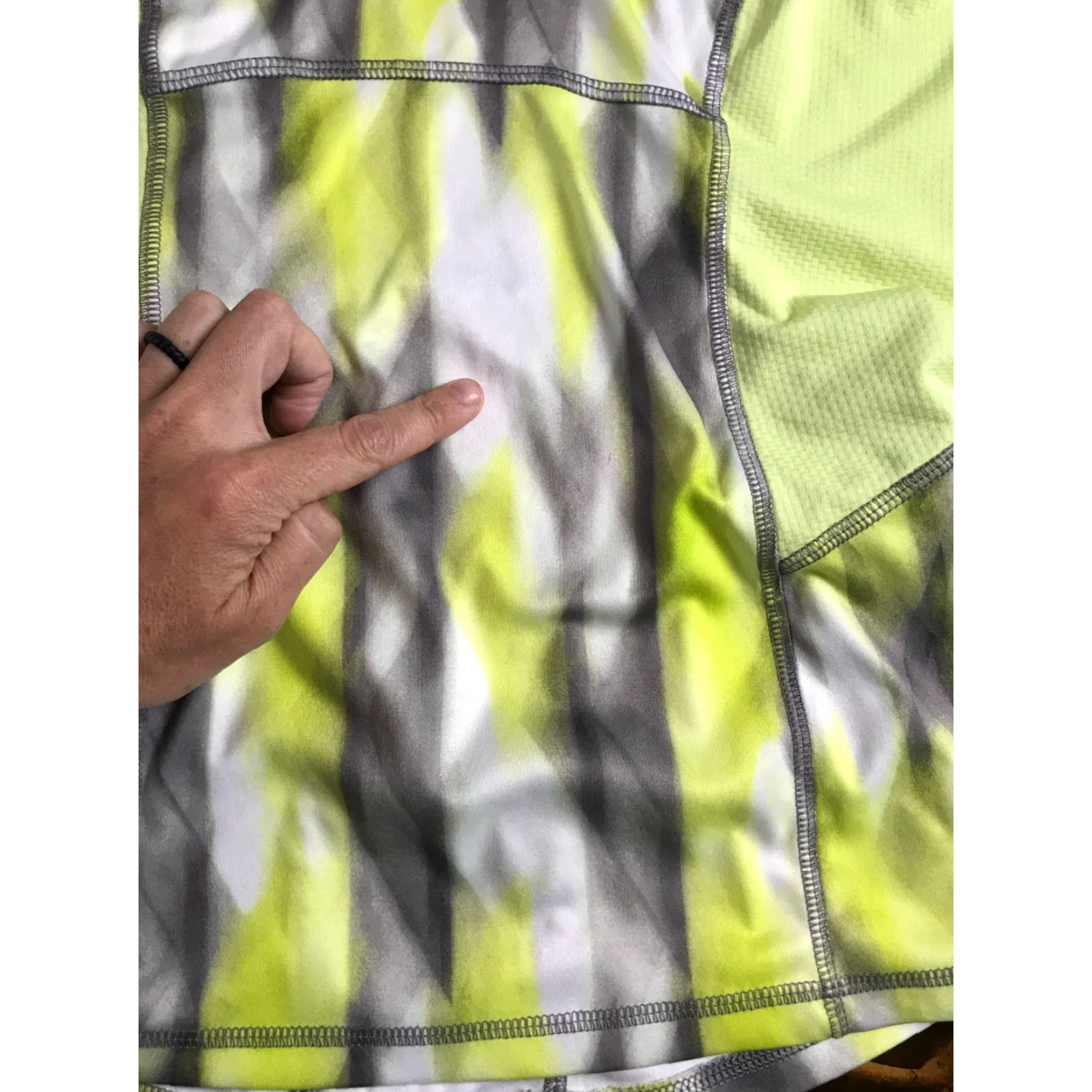 Tek Gear Tek Gear Tank Top Women's Size Small Neon Green Activewear Sleeveless Shirt/Top Womens Small Neon Green Activewear Tank Tek Gear Size S / US 4 / IT 40 - 6 Thumbnail