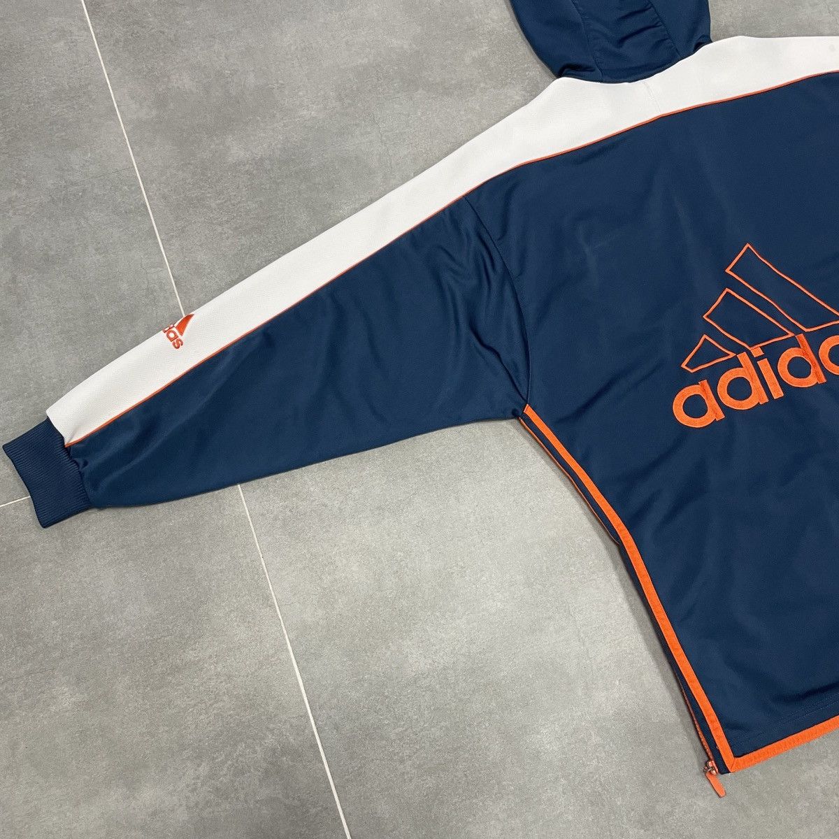 Adidas × Vintage Vintage Adidas Jacket Size M Size US M / EU 48-50 / 2 - 23 Thumbnail