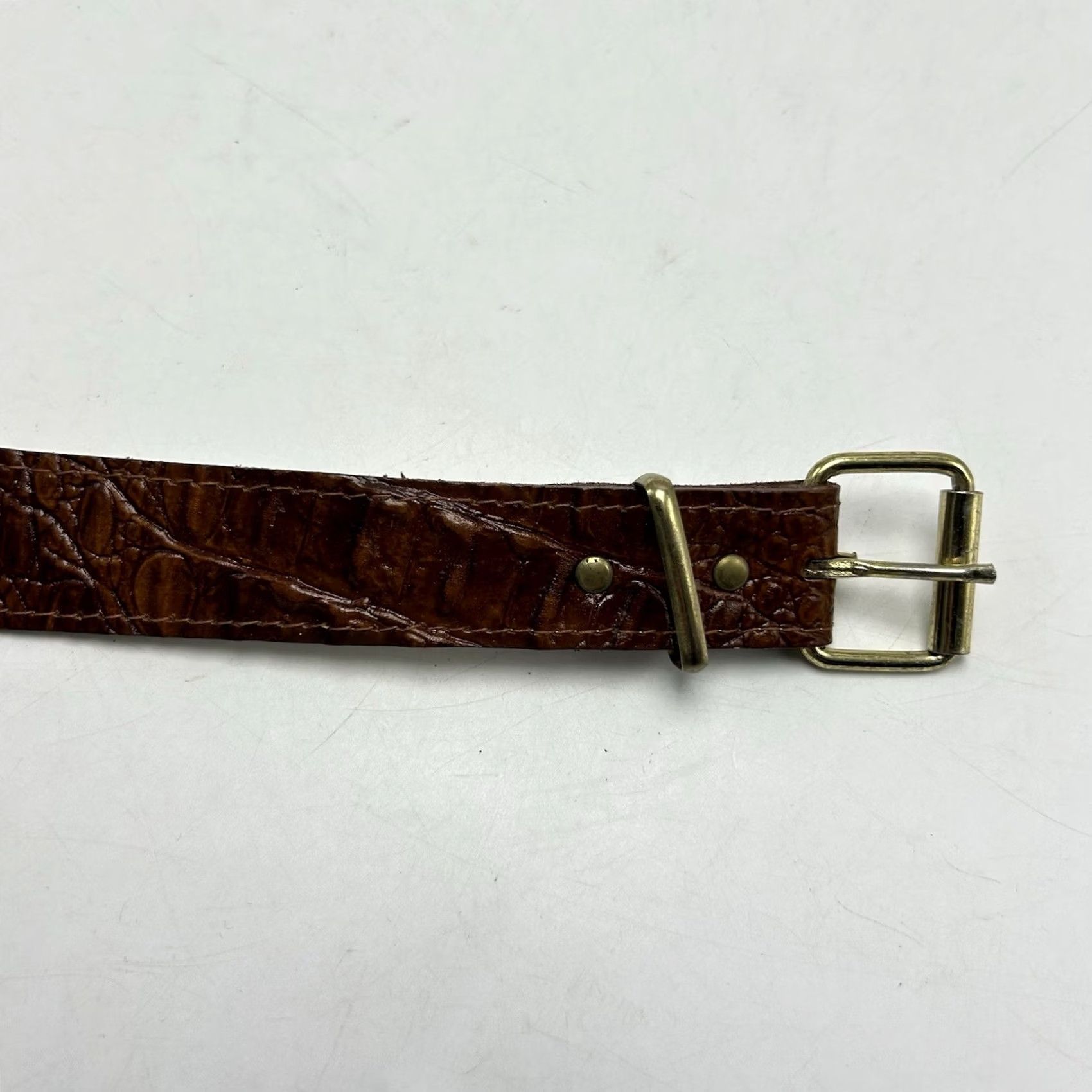 Vintage VINTAGE Womens Belt Medium Faux Leather Gold Chain Detail Croc Embossed 90s Y2K Size ONE SIZE - 4 Thumbnail