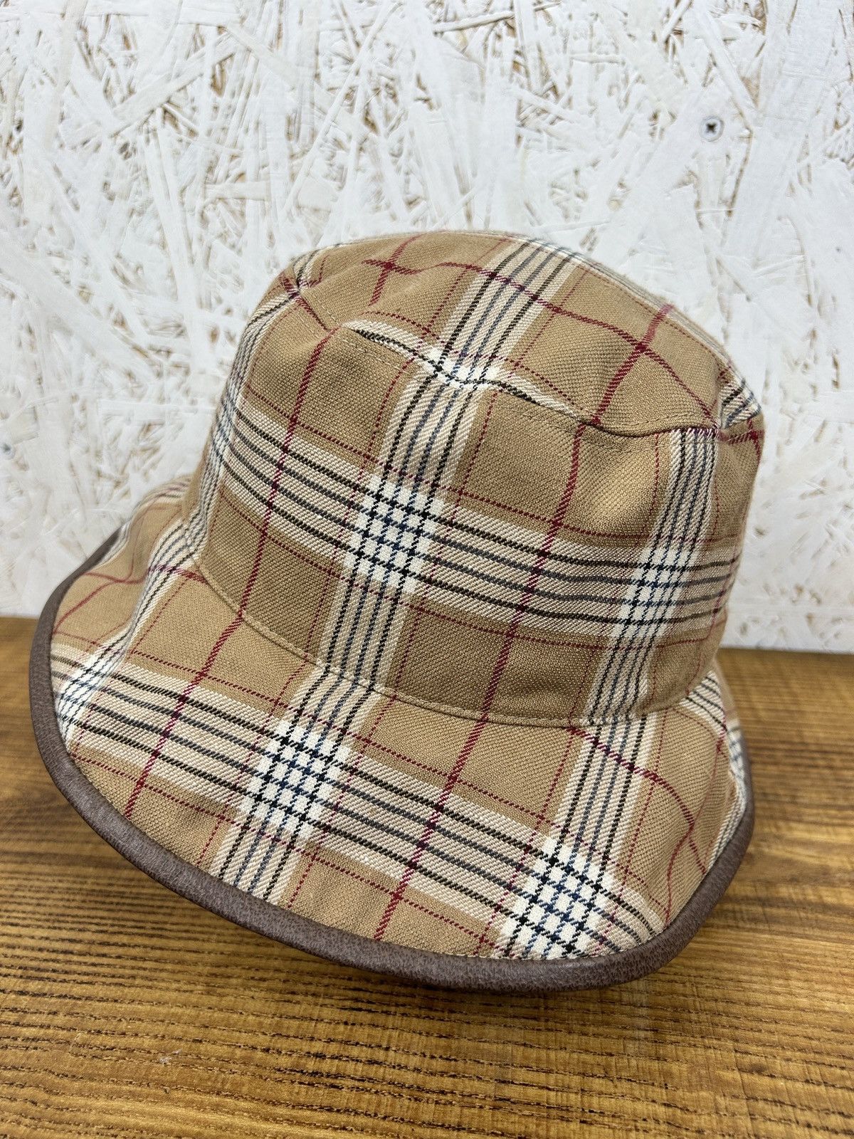 Gucci BNWT Gucci GG Supreme Check Reversible Bucket Hat Size ONE SIZE - 5 Thumbnail