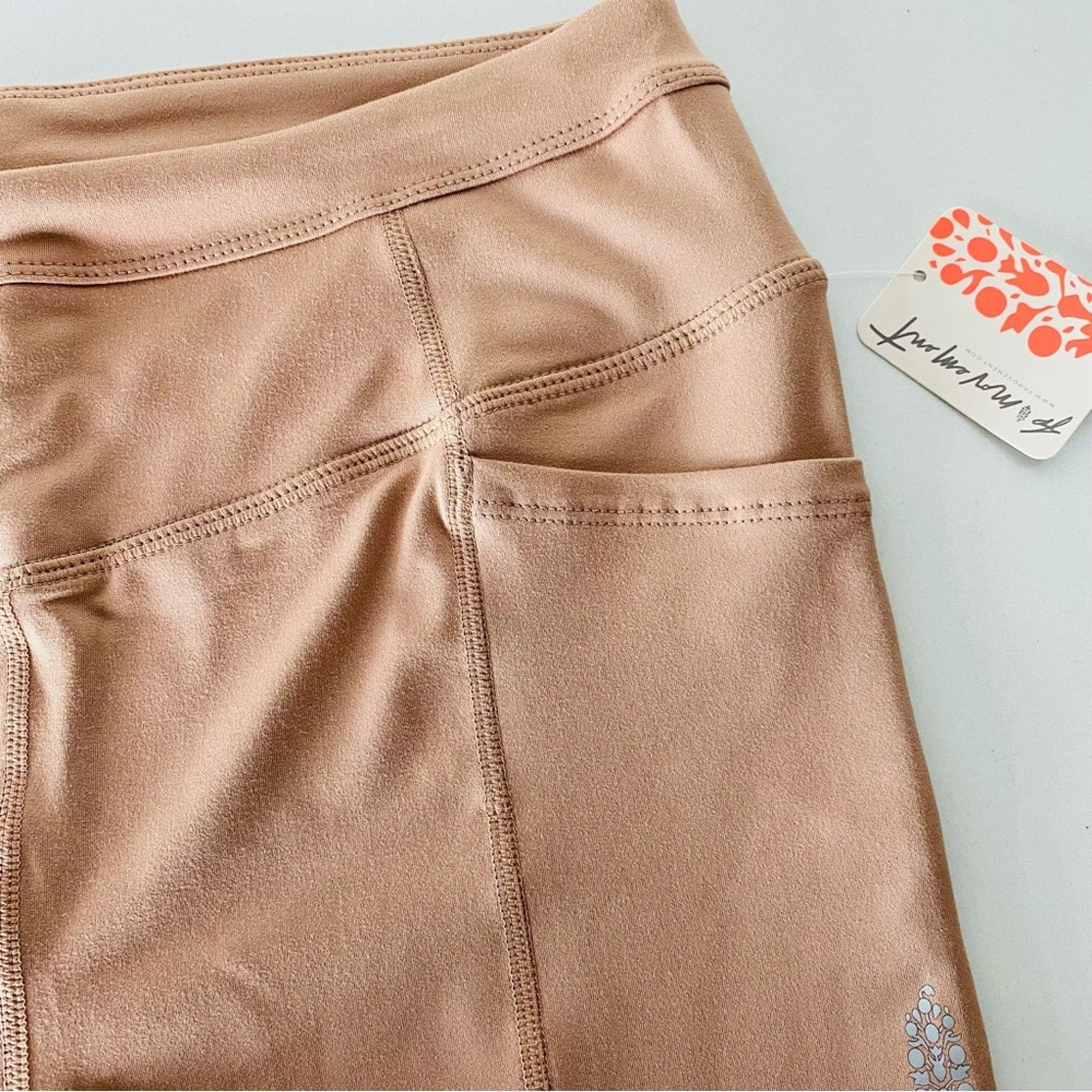 Free People NEW FREE PEOPLE MOVEMENT Tan Beige Coffee Biker Short Shorts Size 28" / US 6 / IT 42 - 5 Thumbnail
