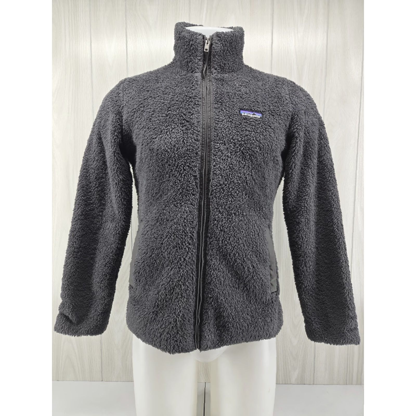 Patagonia Patagonia Womens Jacket Size Medium Full Zip Fleece Gray Style Logo Casual Jacket Womens Medium Gray Size M / US 6-8 / IT 42-44 - 3 Thumbnail