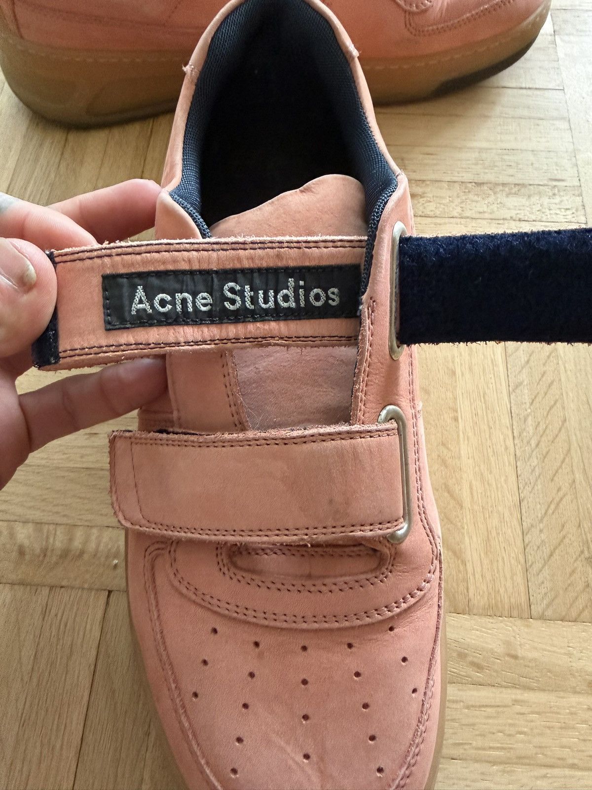 Acne Studios Acne Studios Pink Velcro Strap Sneakers Size 42 Size US 9 / EU 42 - 2 Thumbnail