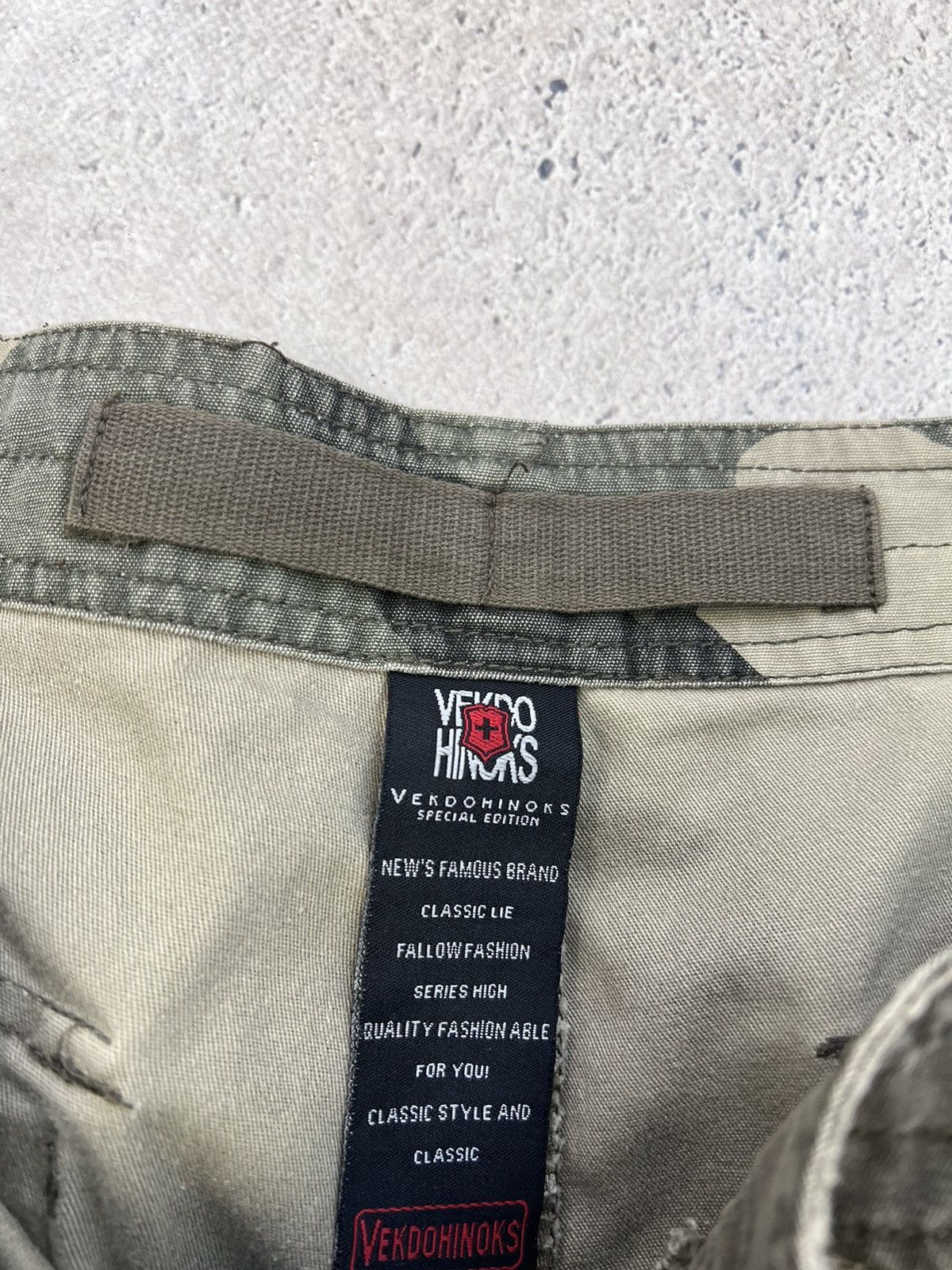 Japanese Brand × Vintage Crazy Vintage Y2K/2000s Real Tree Camo Skater Cargo Pants! Size US 32 / EU 48 - 9 Thumbnail