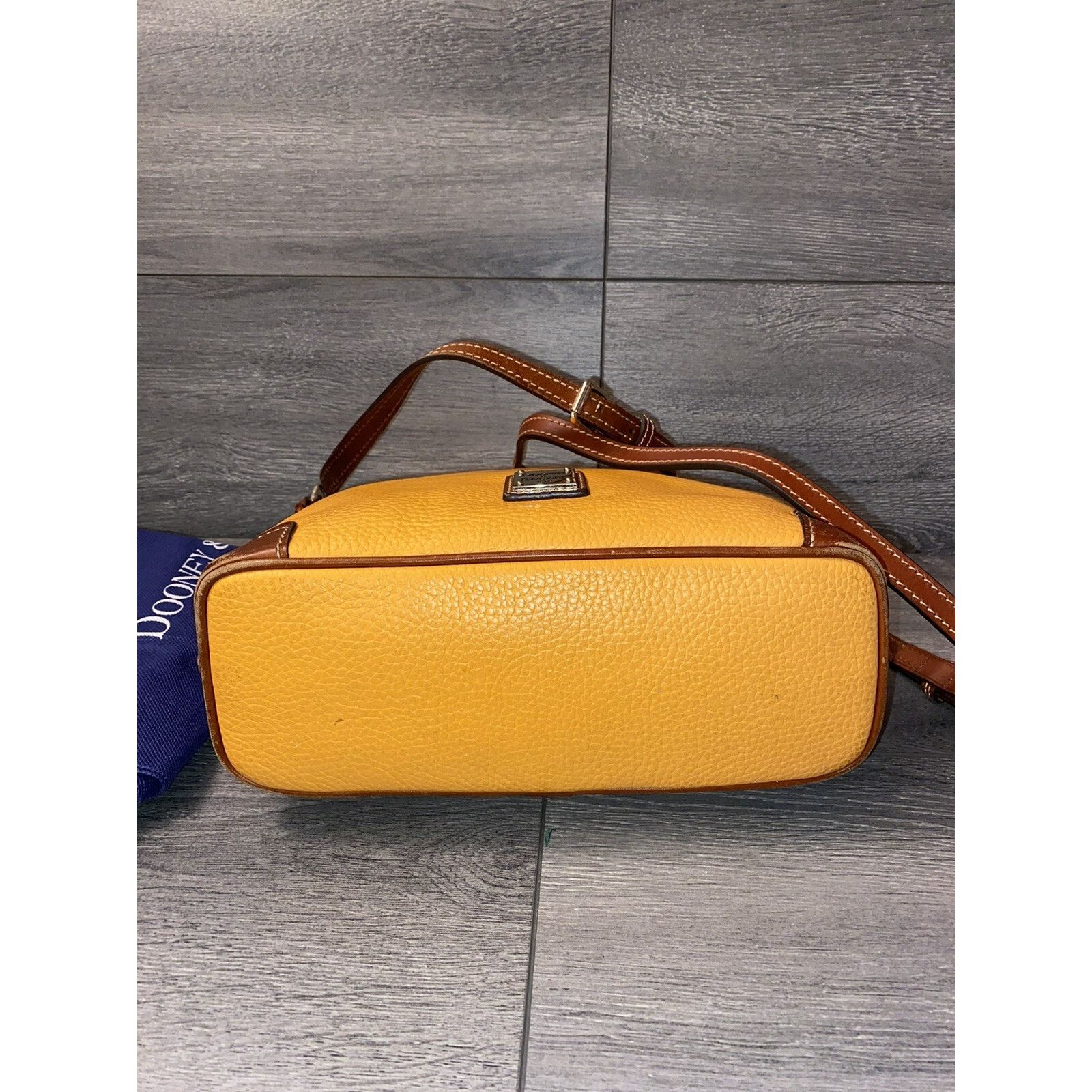 Dooney & Bourke Dooney & Bourke Pebble Leather Crossbody bag marigol A260501 Size ONE SIZE - 9 Thumbnail