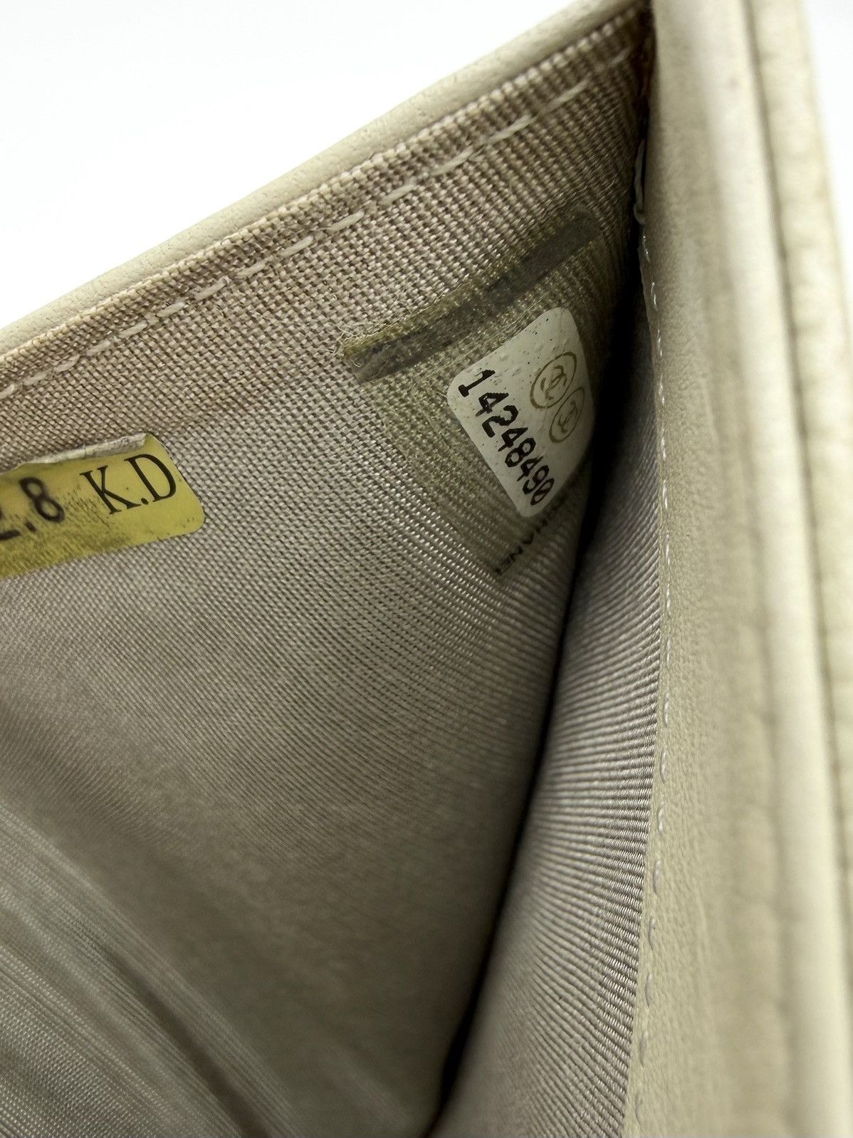 Chanel 2000s Chanel Pearl Silver ‘CC’ Caviar Leather Bifold Wallet Size ONE SIZE - 8 Thumbnail