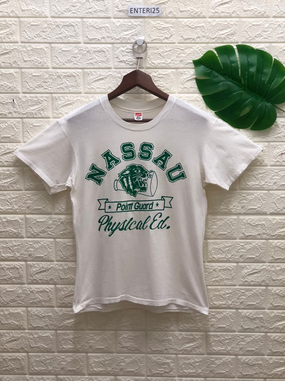 Vintage vintage 80s Nassau Big Logo shirt made in usa university Size US M / EU 48-50 / 2 - 1 Thumbnail